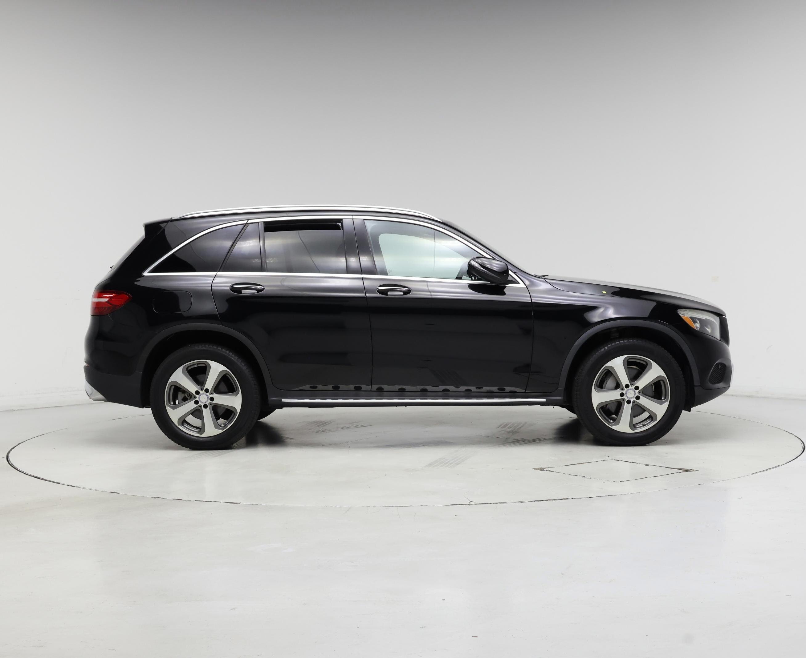 Thumbnail: 2017 Mercedes-Benz GLC - 7