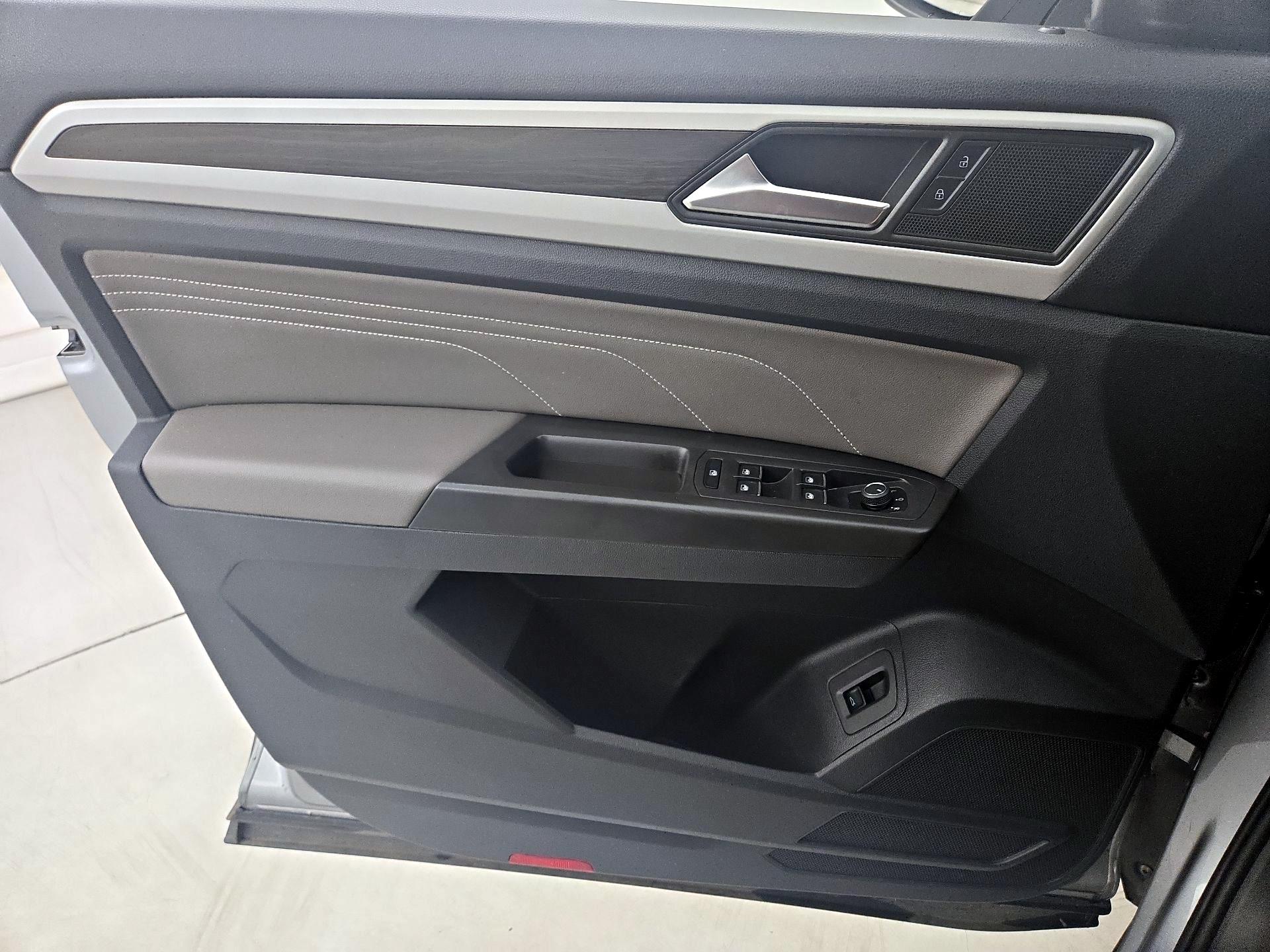 Thumbnail: 2023 Volkswagen Atlas - 12