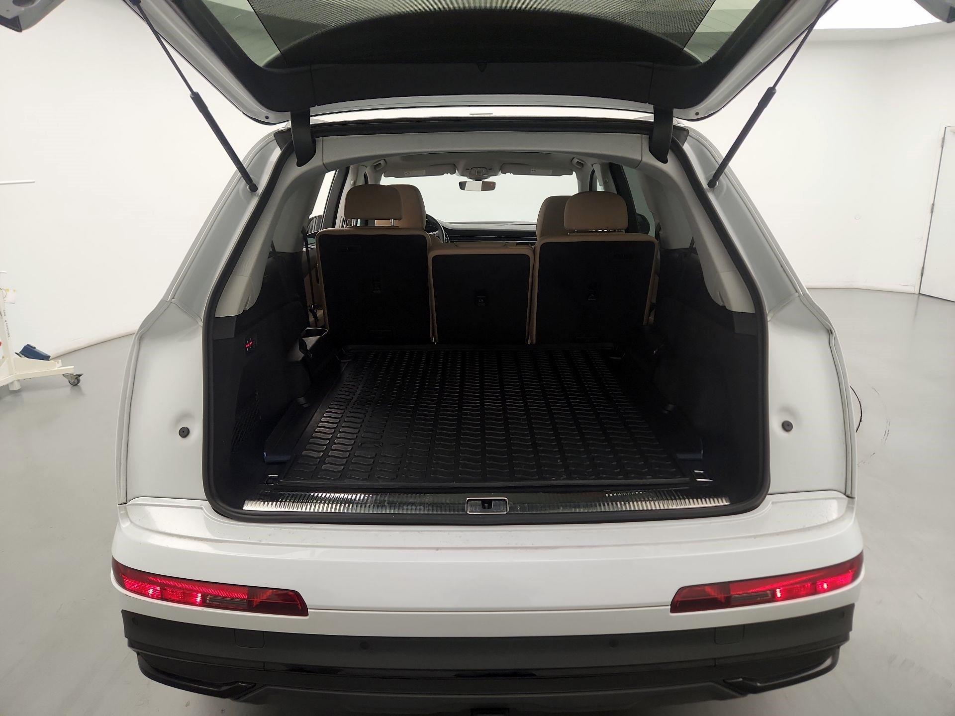 Thumbnail: 2021 Audi Q7 - 20