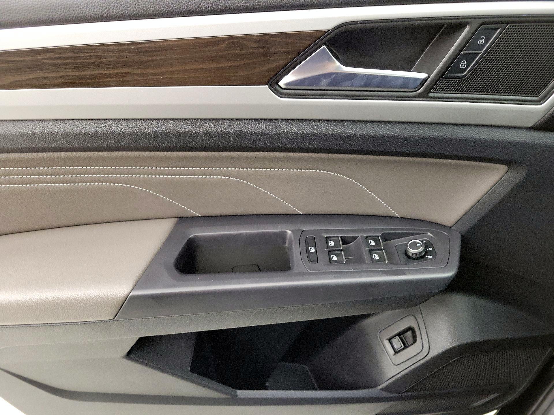 Thumbnail: 2021 Volkswagen Atlas - 12