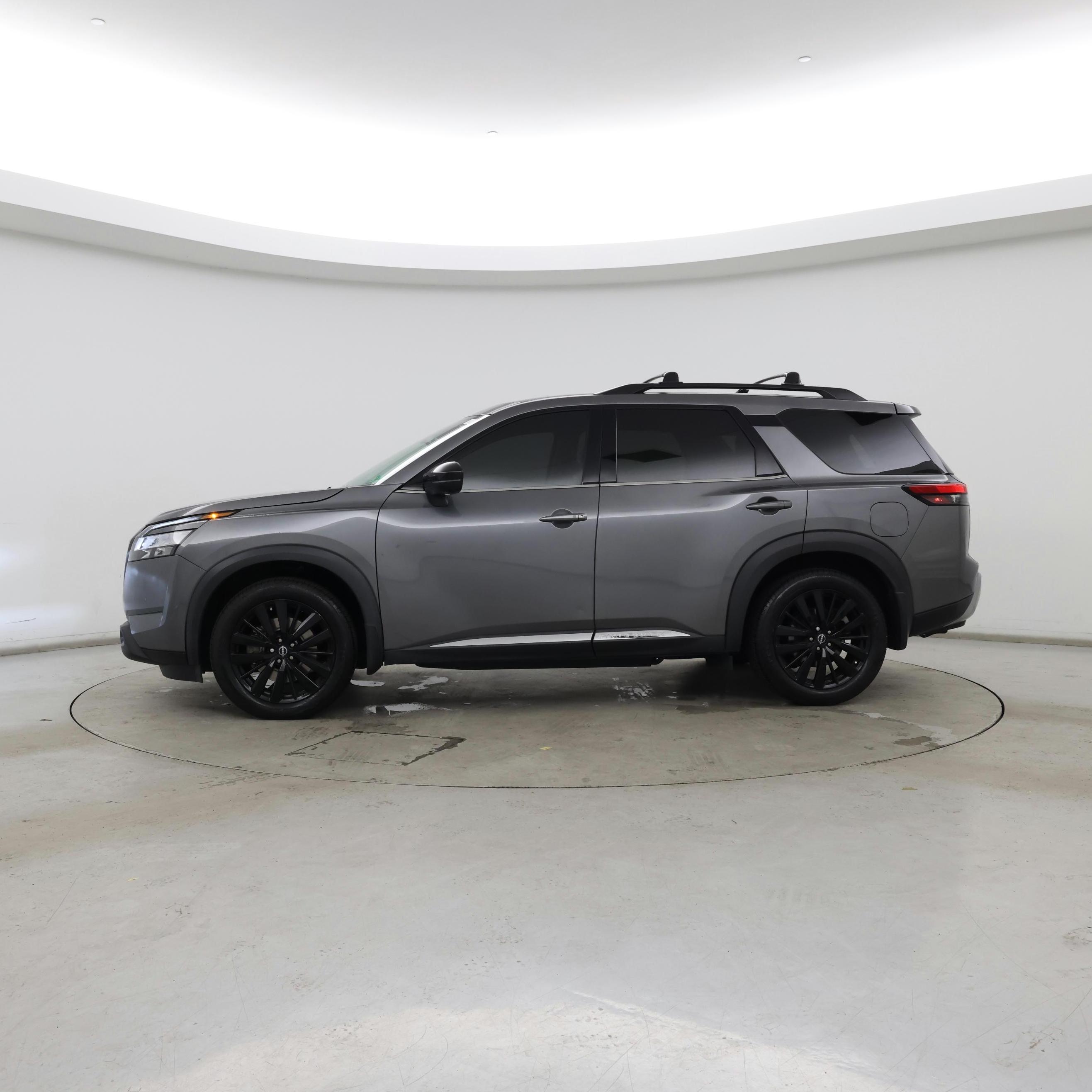 Thumbnail: 2022 Nissan Pathfinder - 3