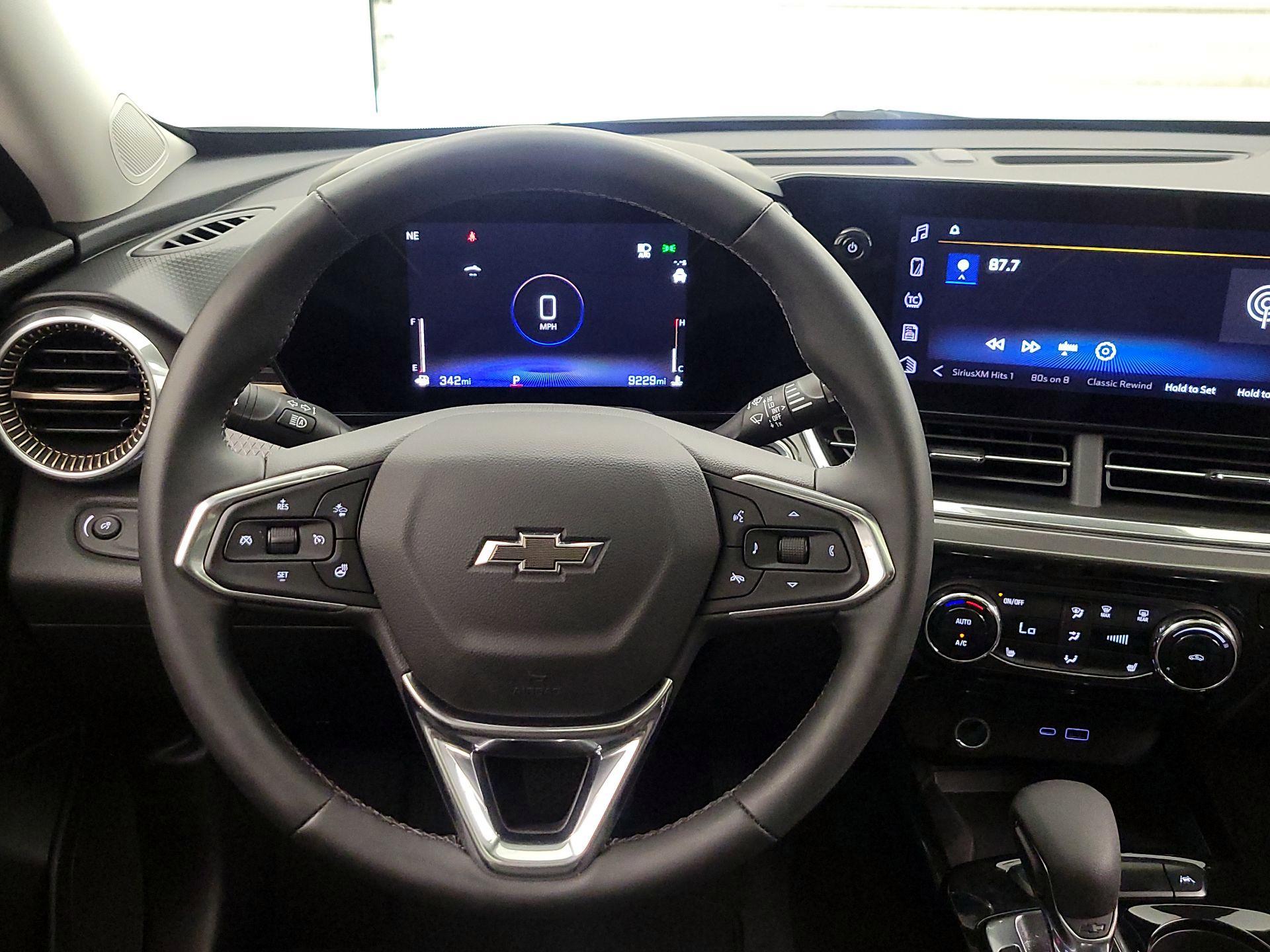 Thumbnail: 2024 Chevrolet Trax - 10