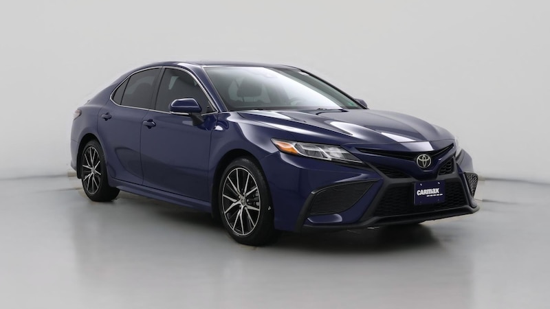 2024 Toyota Camry SE Hero Image
