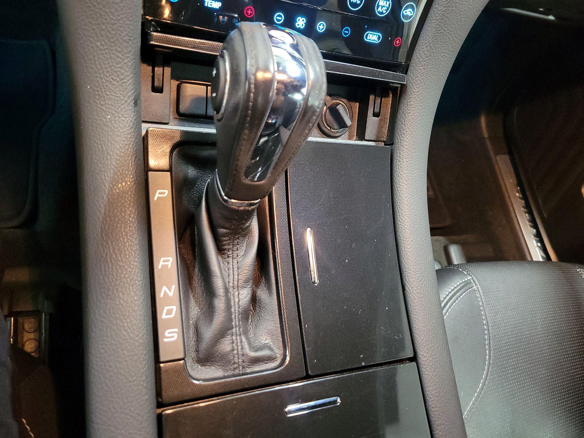 Thumbnail: 2014 Ford Taurus - 18