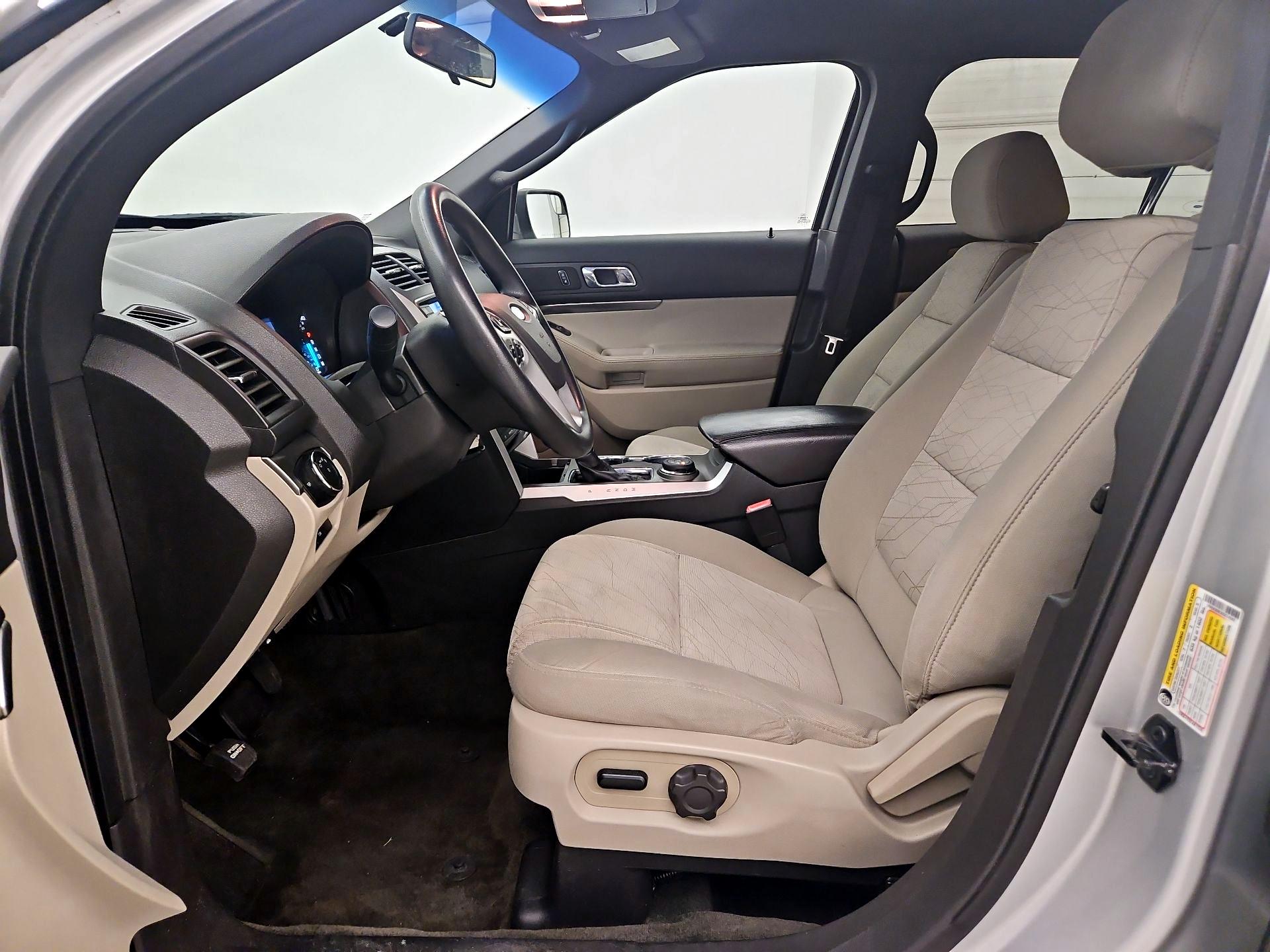Thumbnail: 2014 Ford Explorer - 11