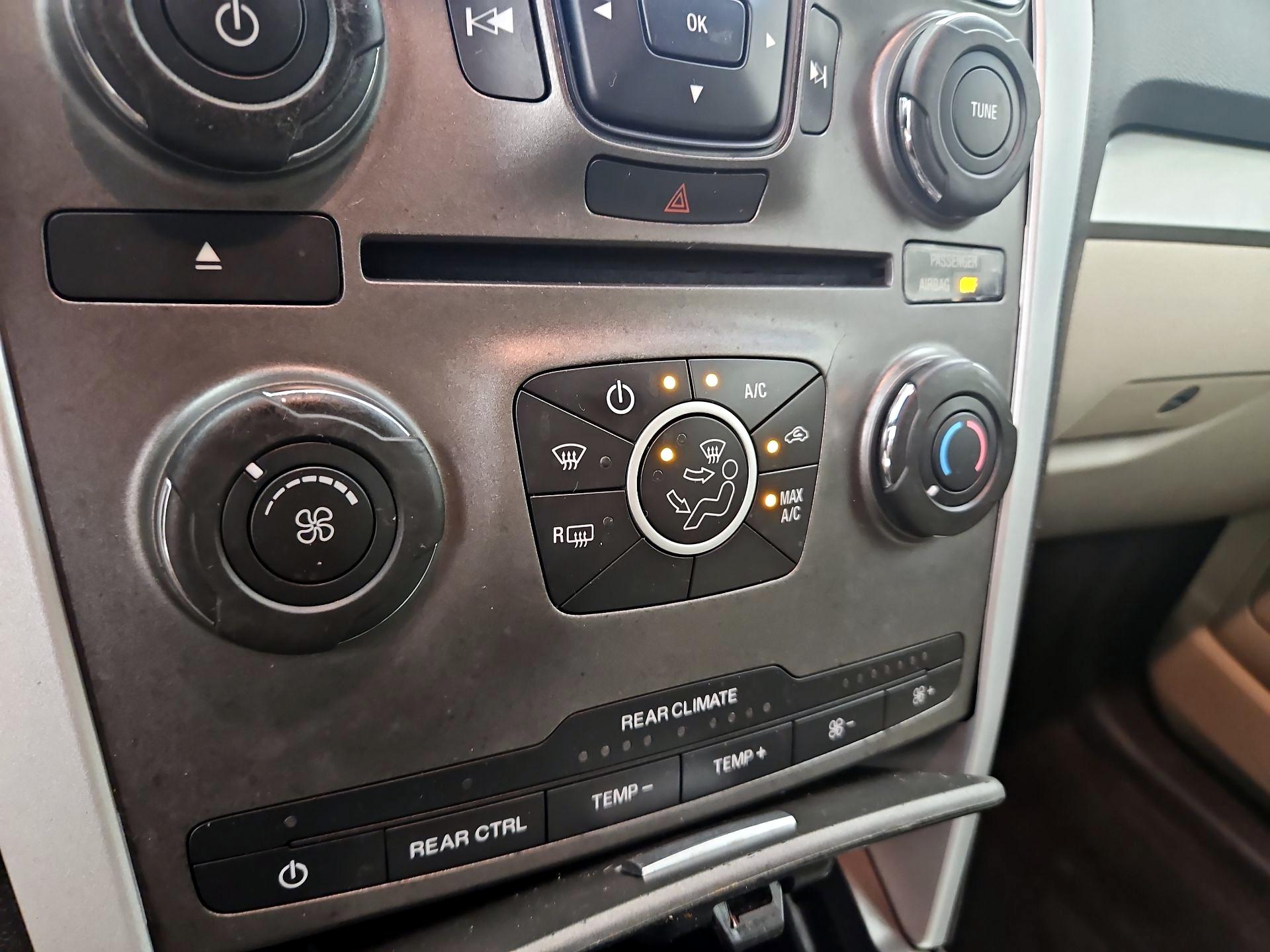Thumbnail: 2014 Ford Explorer - 15