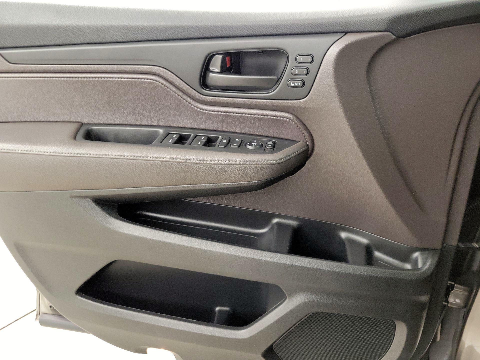 Thumbnail: 2022 Honda Odyssey - 12