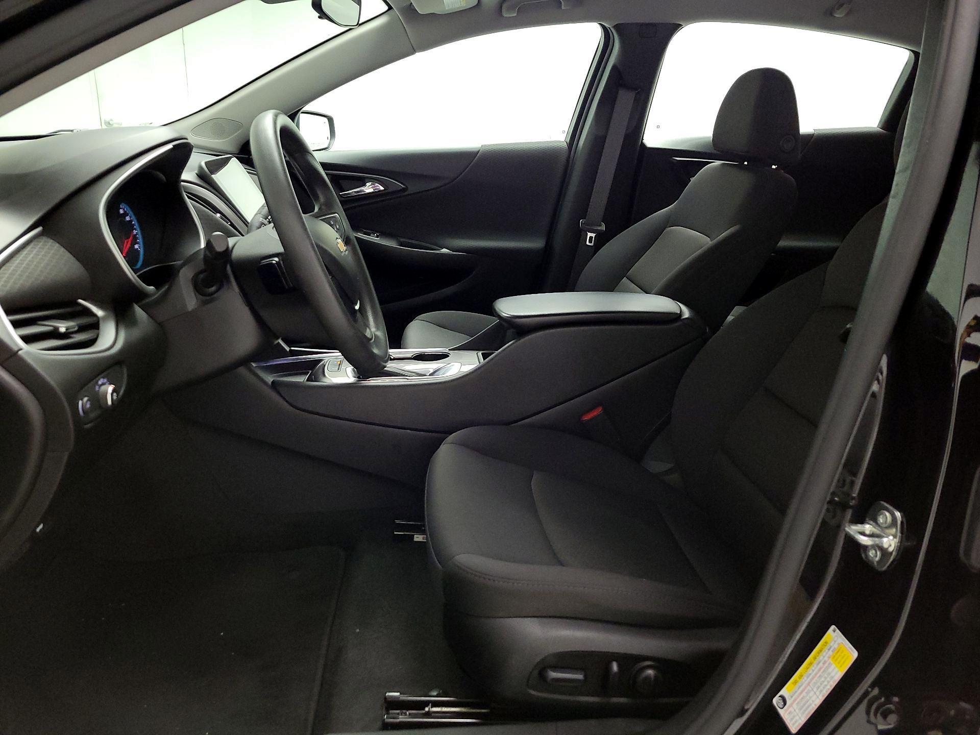 Thumbnail: 2020 Chevrolet Malibu - 11