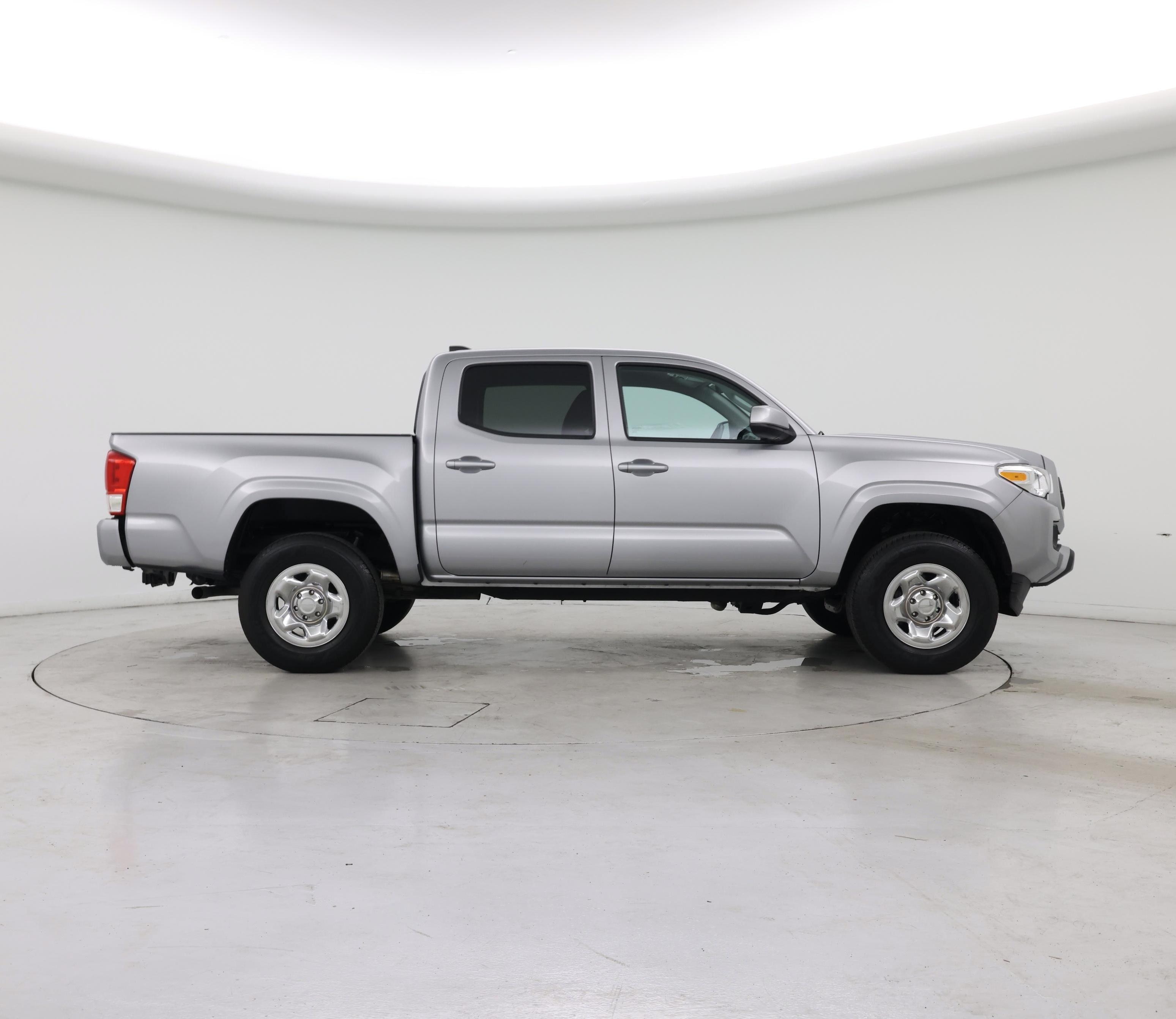 Thumbnail: 2021 Toyota Tacoma - 7