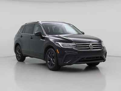 Black 2022 Volkswagen Tiguan SE