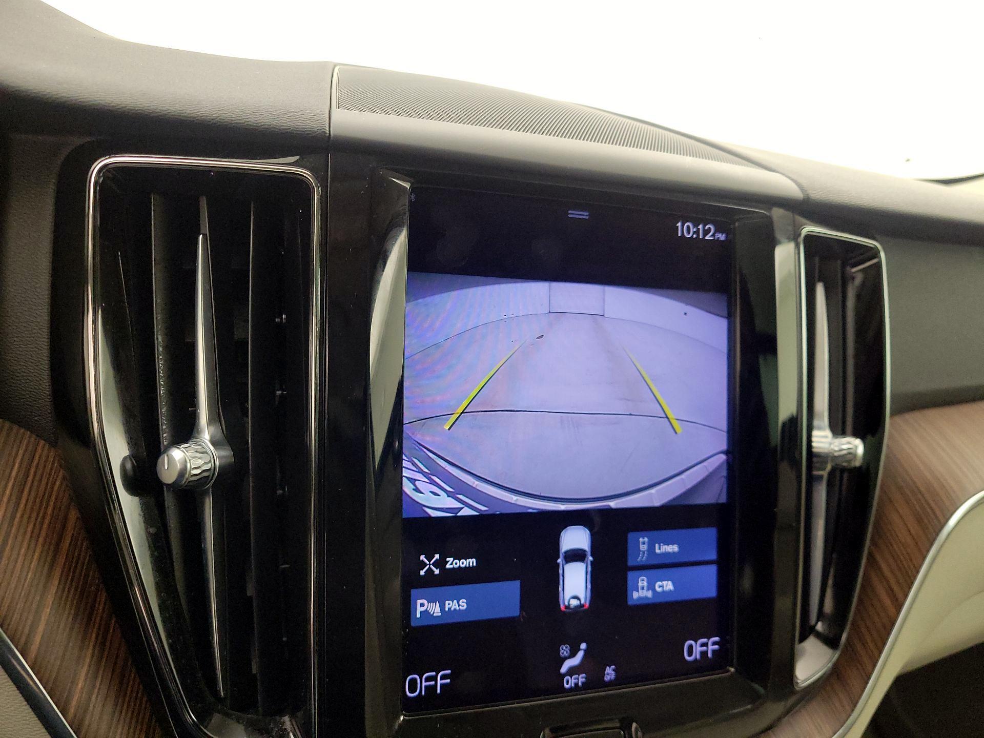 Thumbnail: 2021 Volvo XC60 - 15