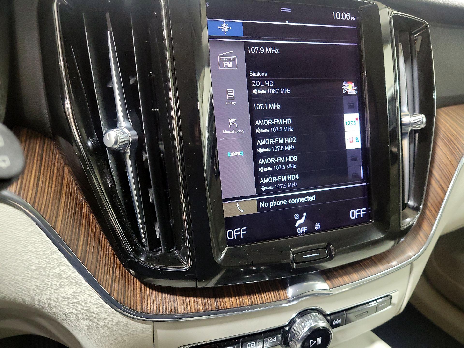 Thumbnail: 2021 Volvo XC60 - 16