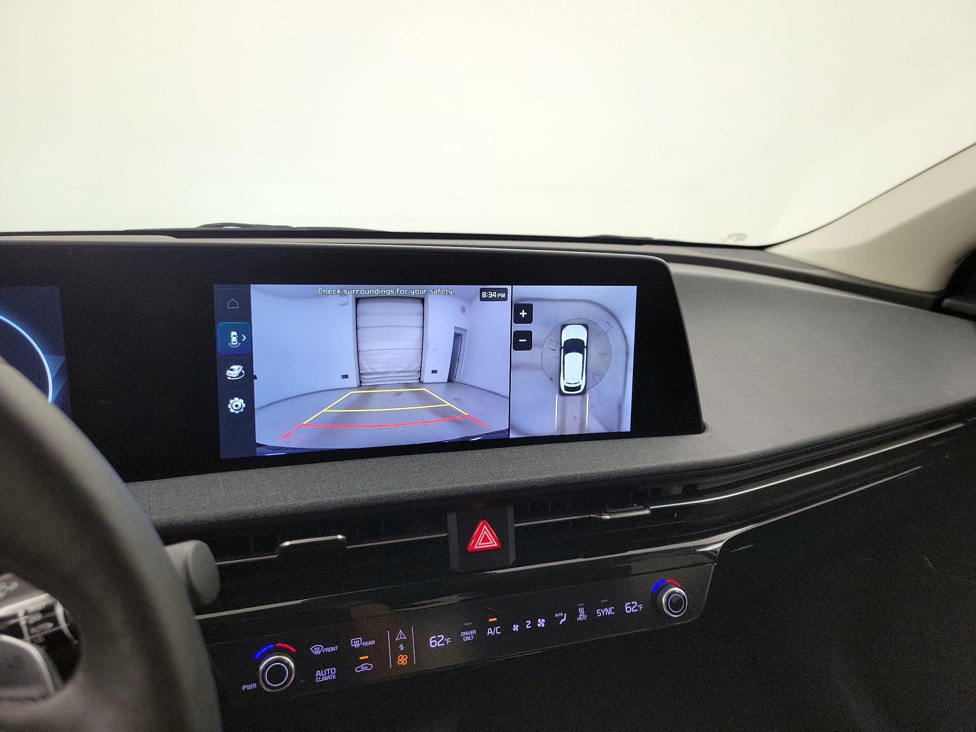 Thumbnail: 2022 Kia EV6 - 15