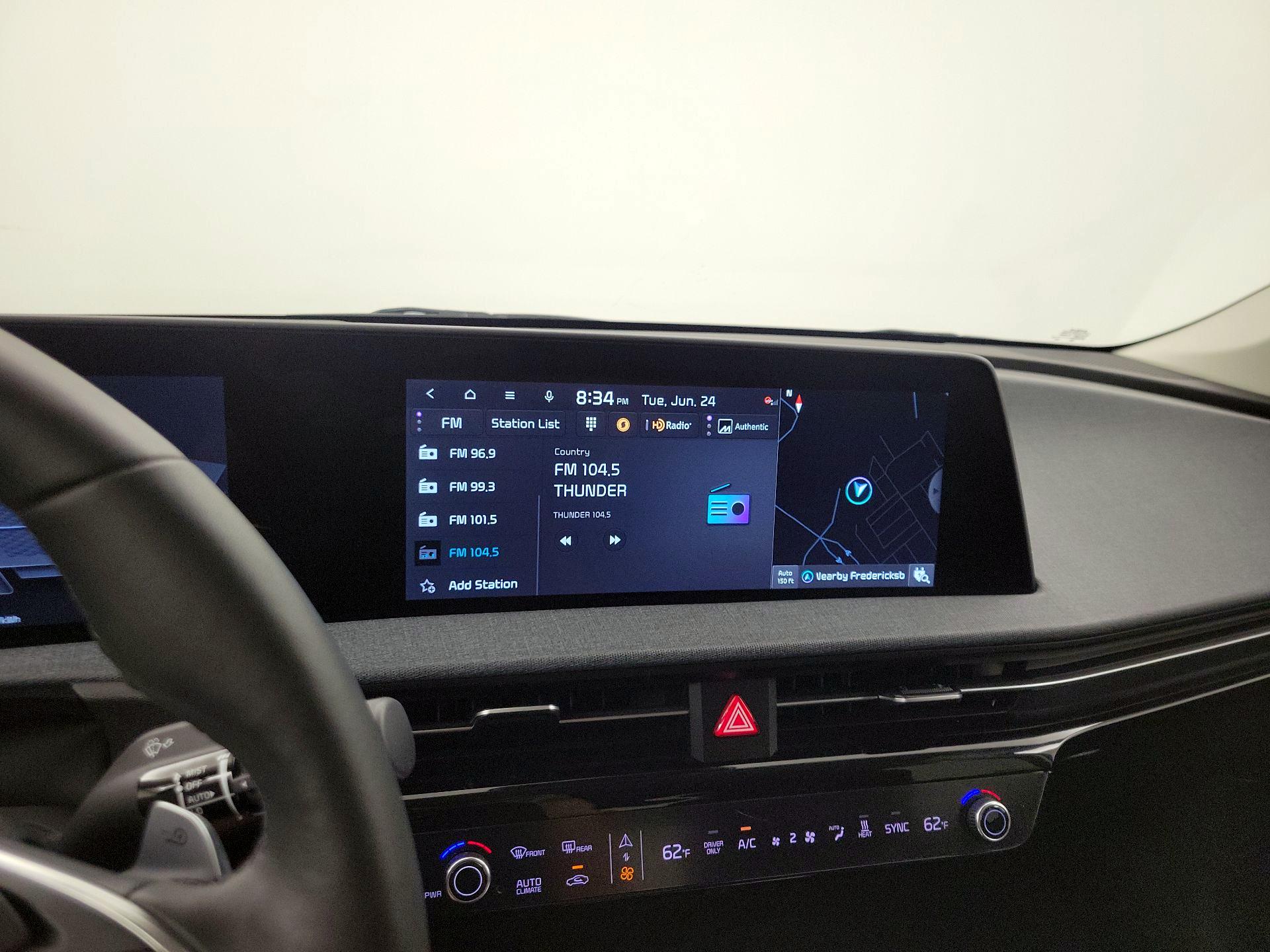 Thumbnail: 2022 Kia EV6 - 16