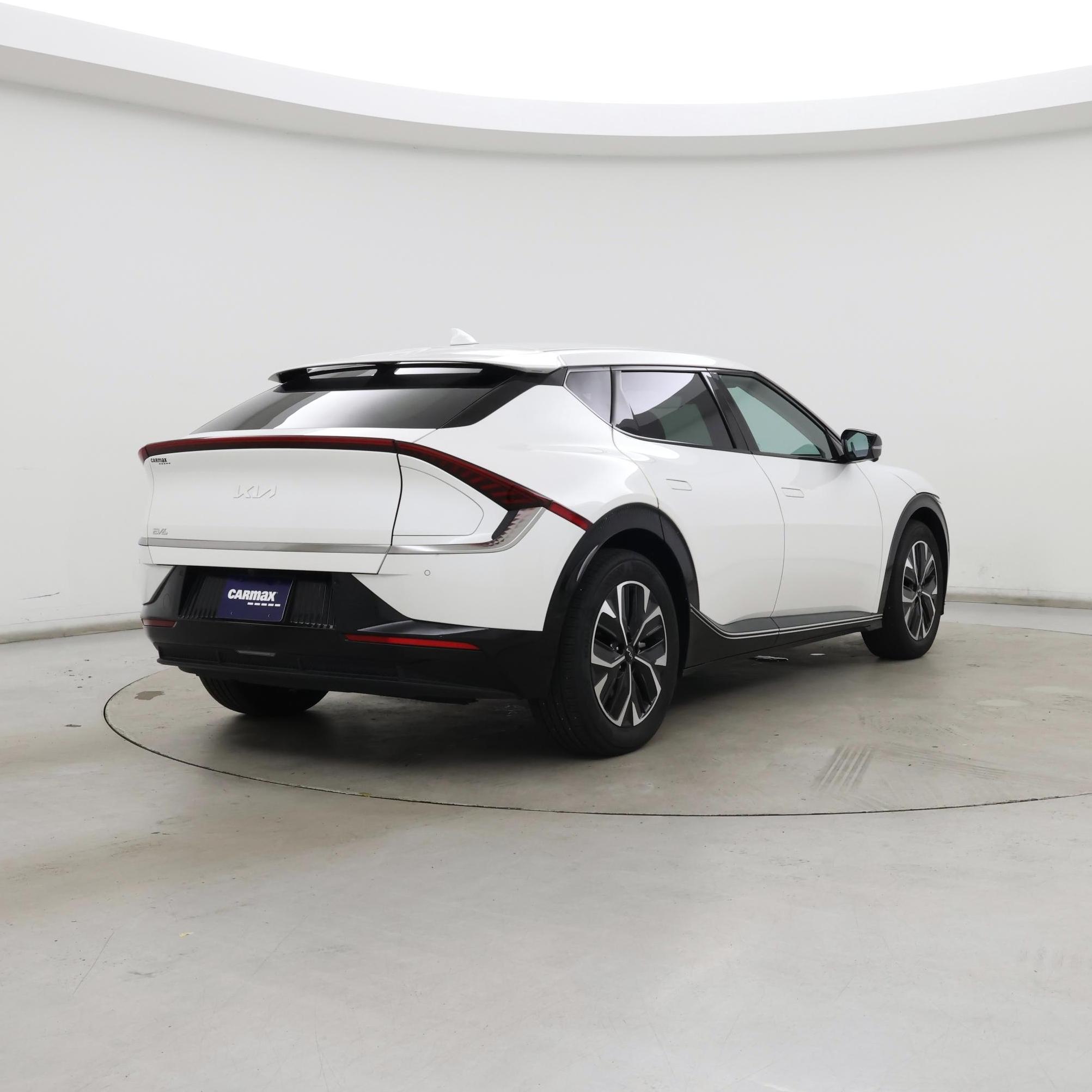 Thumbnail: 2022 Kia EV6 - 8