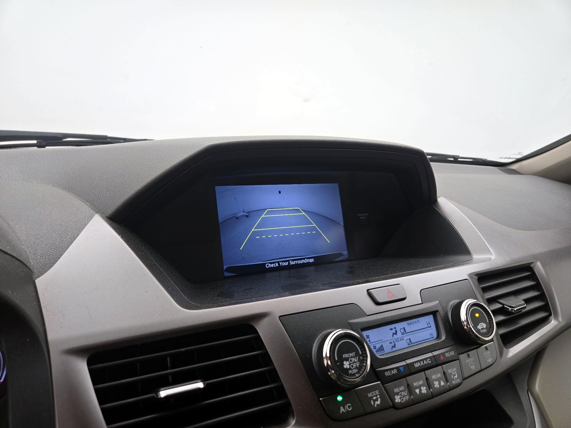 Thumbnail: 2016 Honda Odyssey - 14
