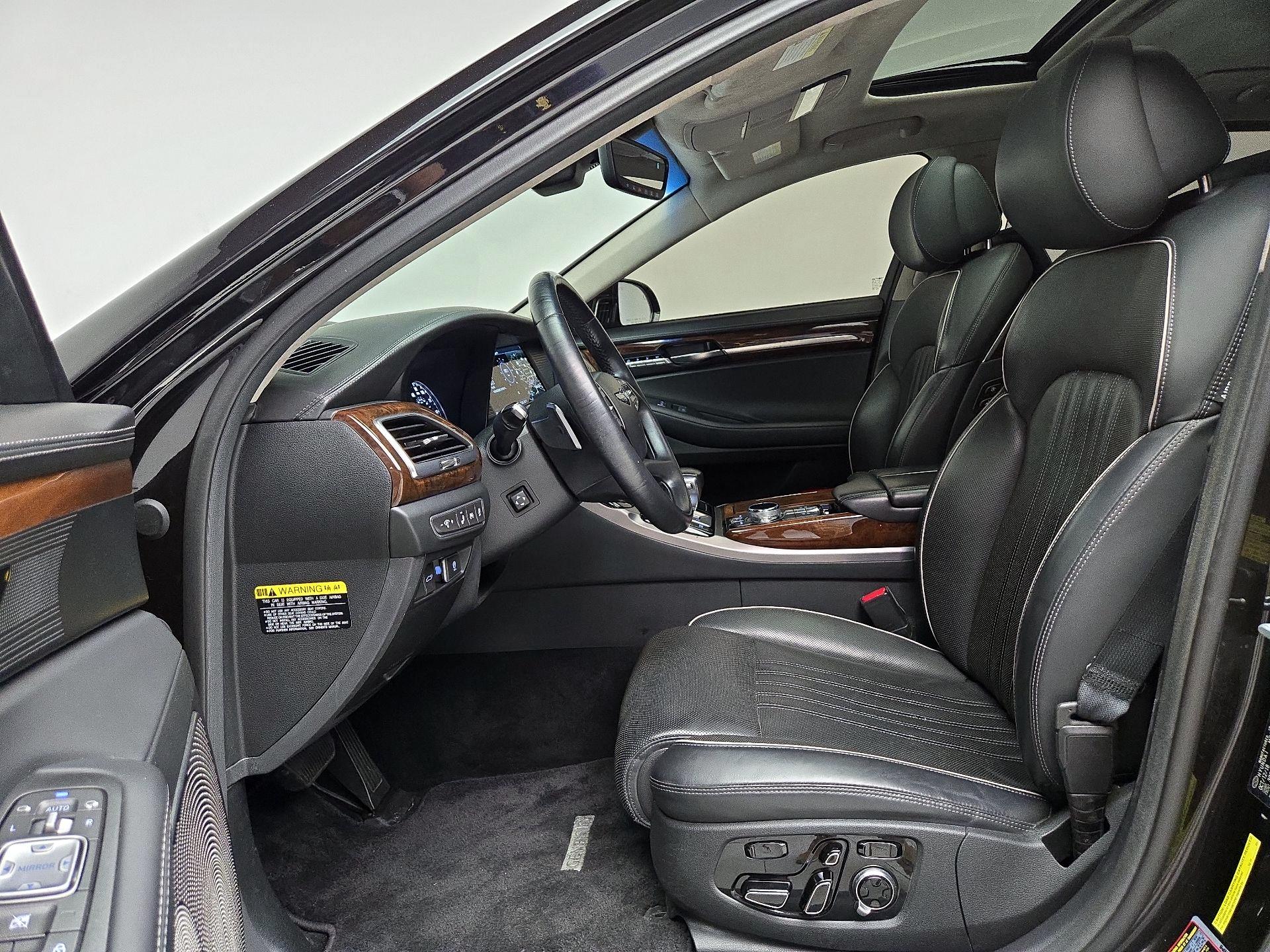 Thumbnail: 2019 Genesis G90 - 11