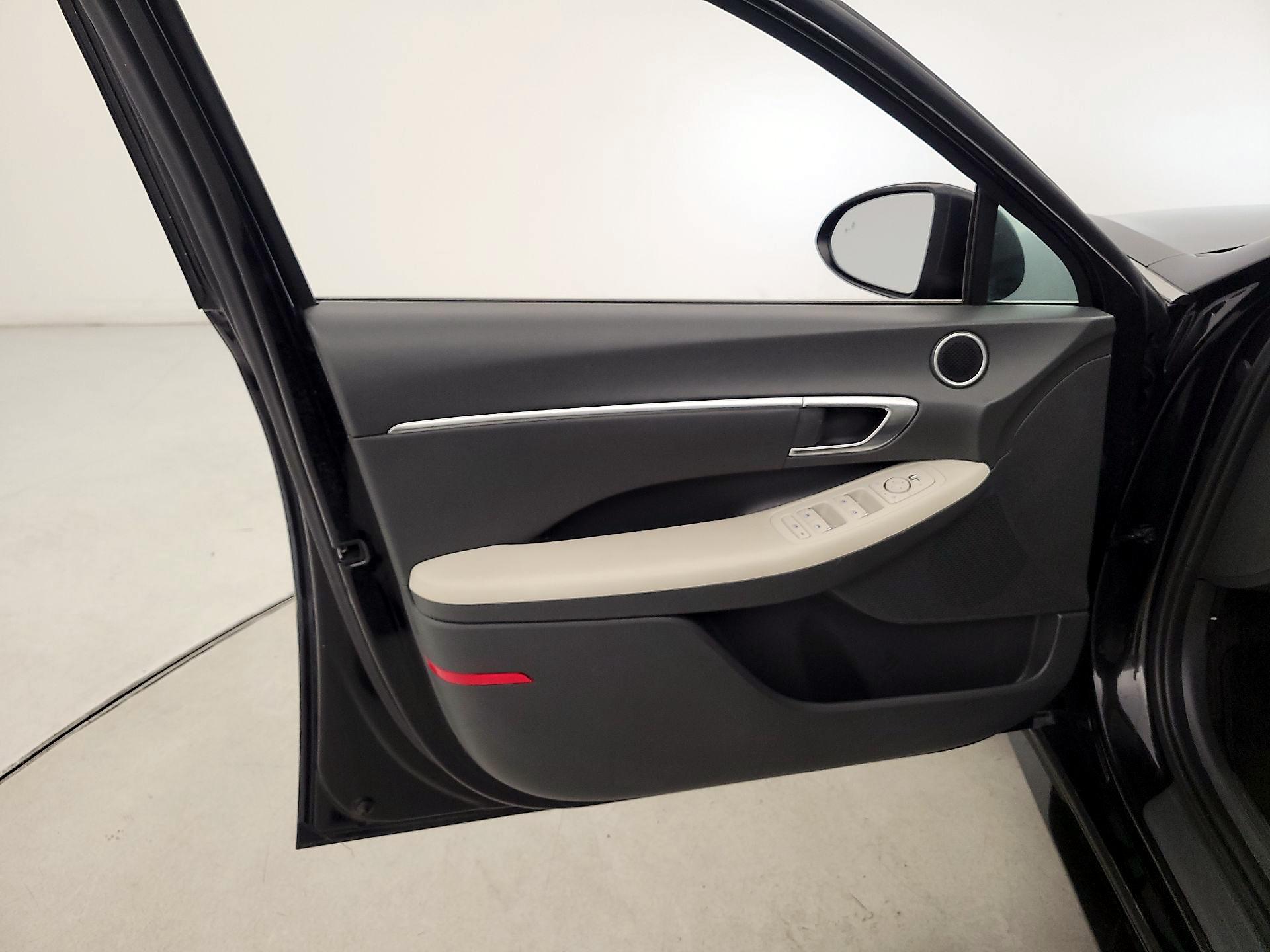 Thumbnail: 2023 Hyundai Sonata - 12