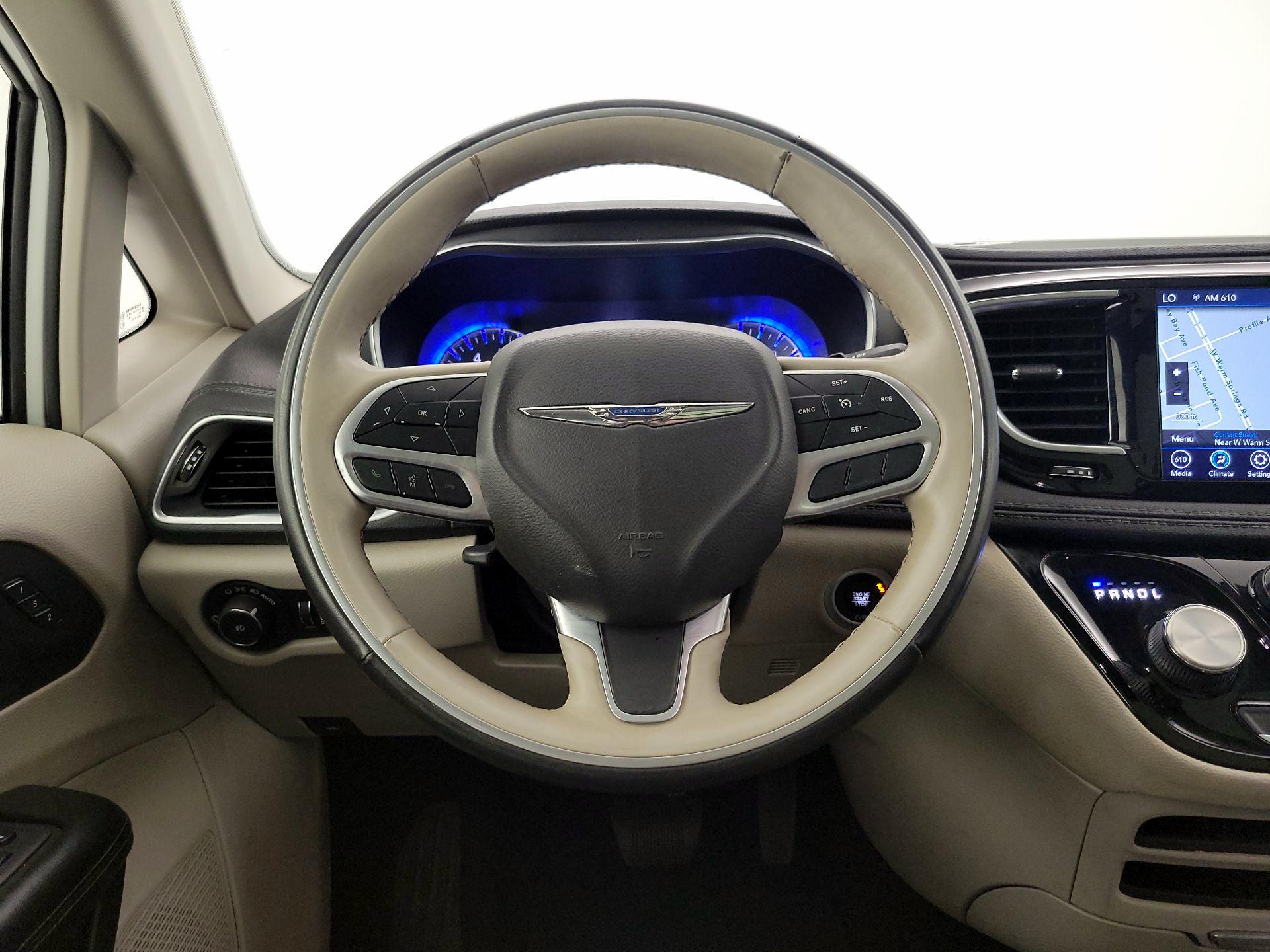 Thumbnail: 2020 Chrysler Pacifica - 10