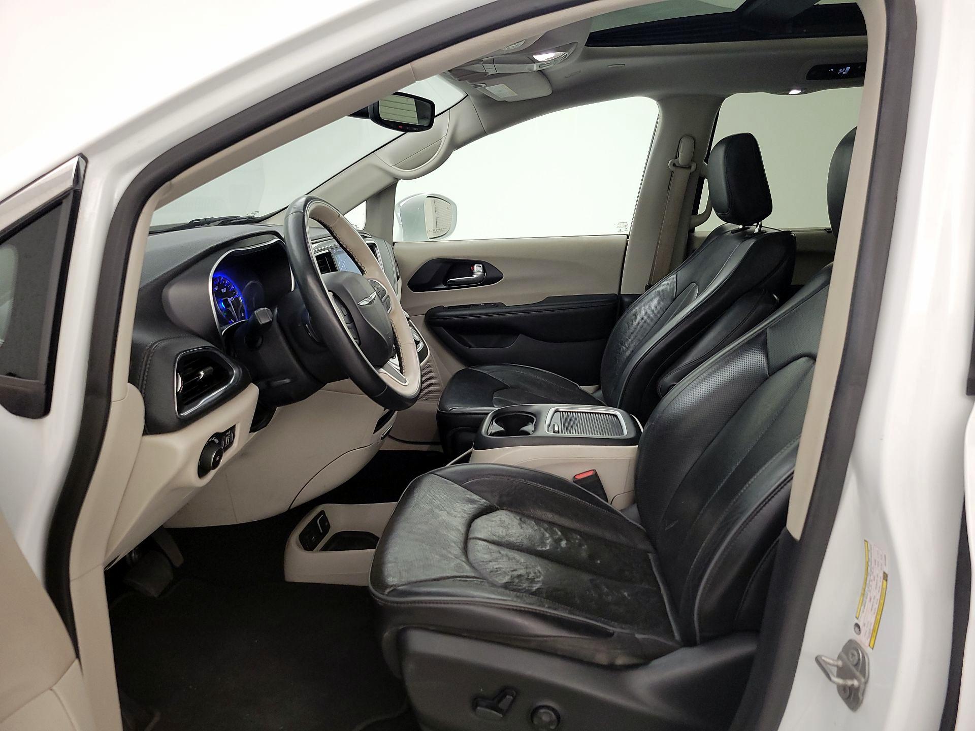 Thumbnail: 2020 Chrysler Pacifica - 11