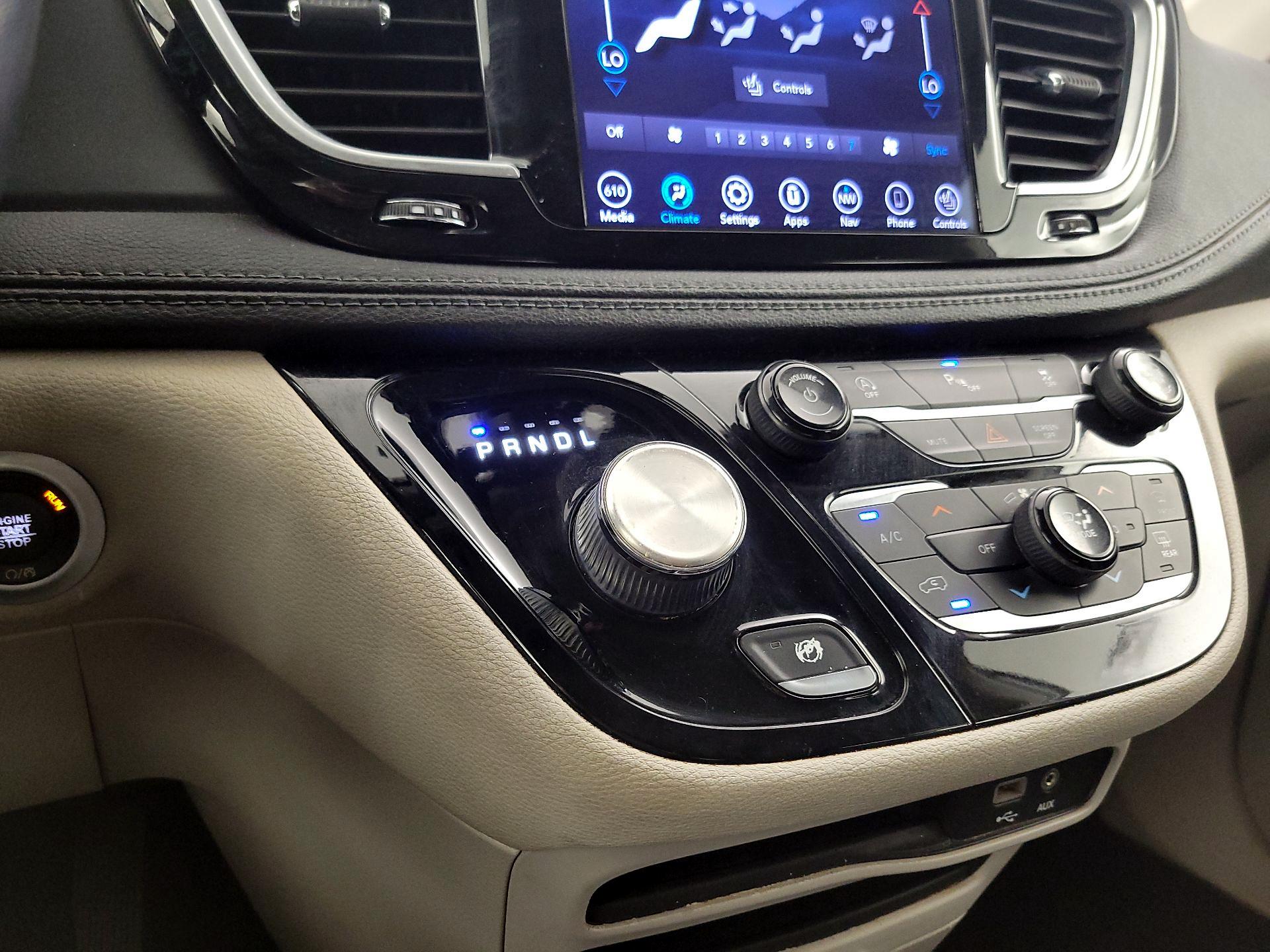 Thumbnail: 2020 Chrysler Pacifica - 18