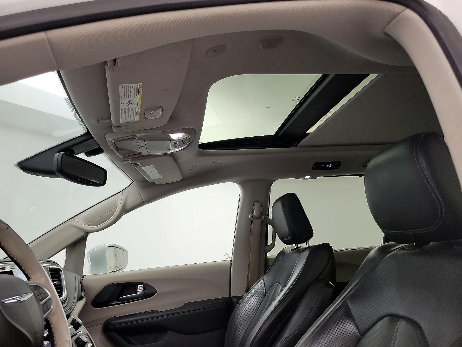 Thumbnail: 2020 Chrysler Pacifica - 20