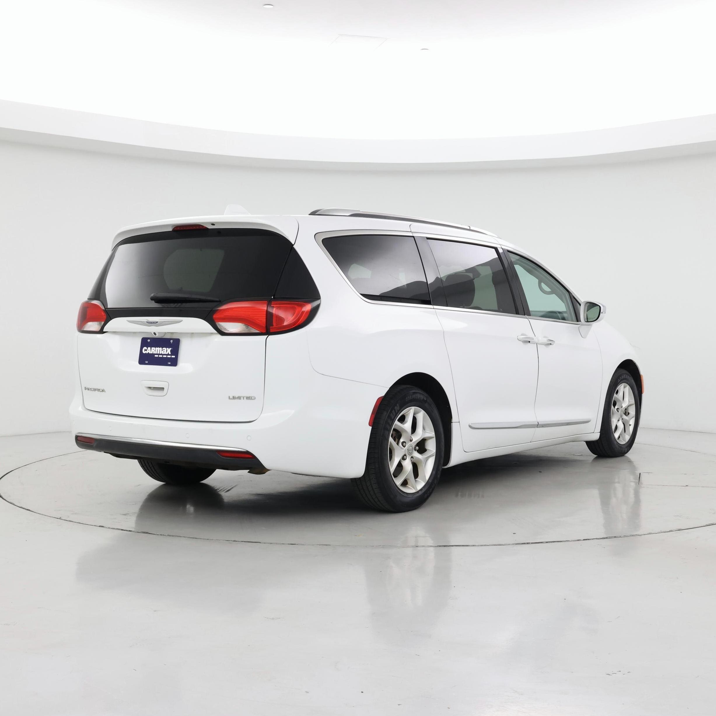 Thumbnail: 2020 Chrysler Pacifica - 8