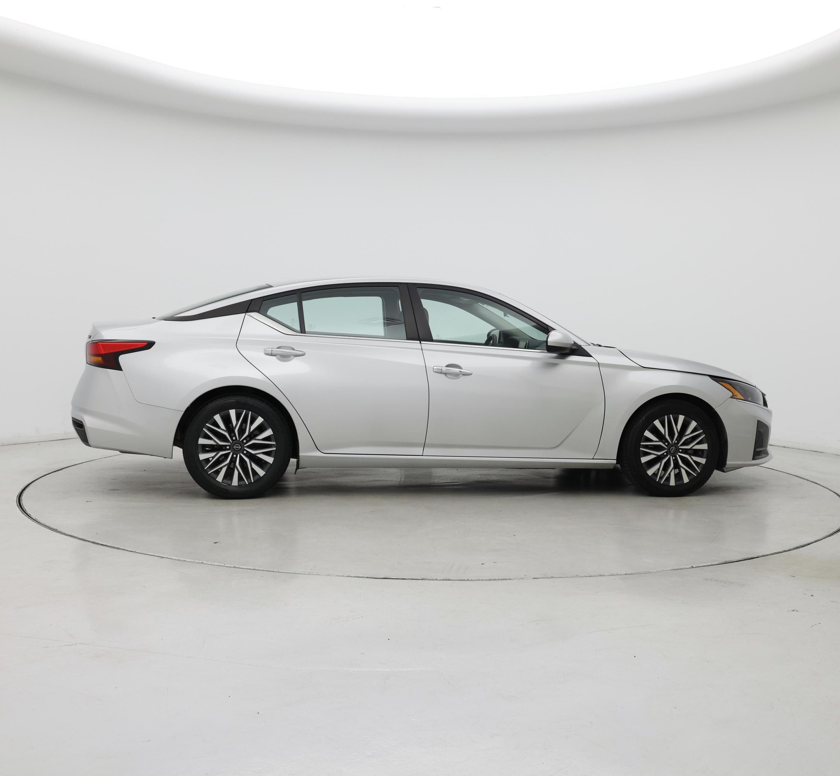 Thumbnail: 2023 Nissan Altima - 7