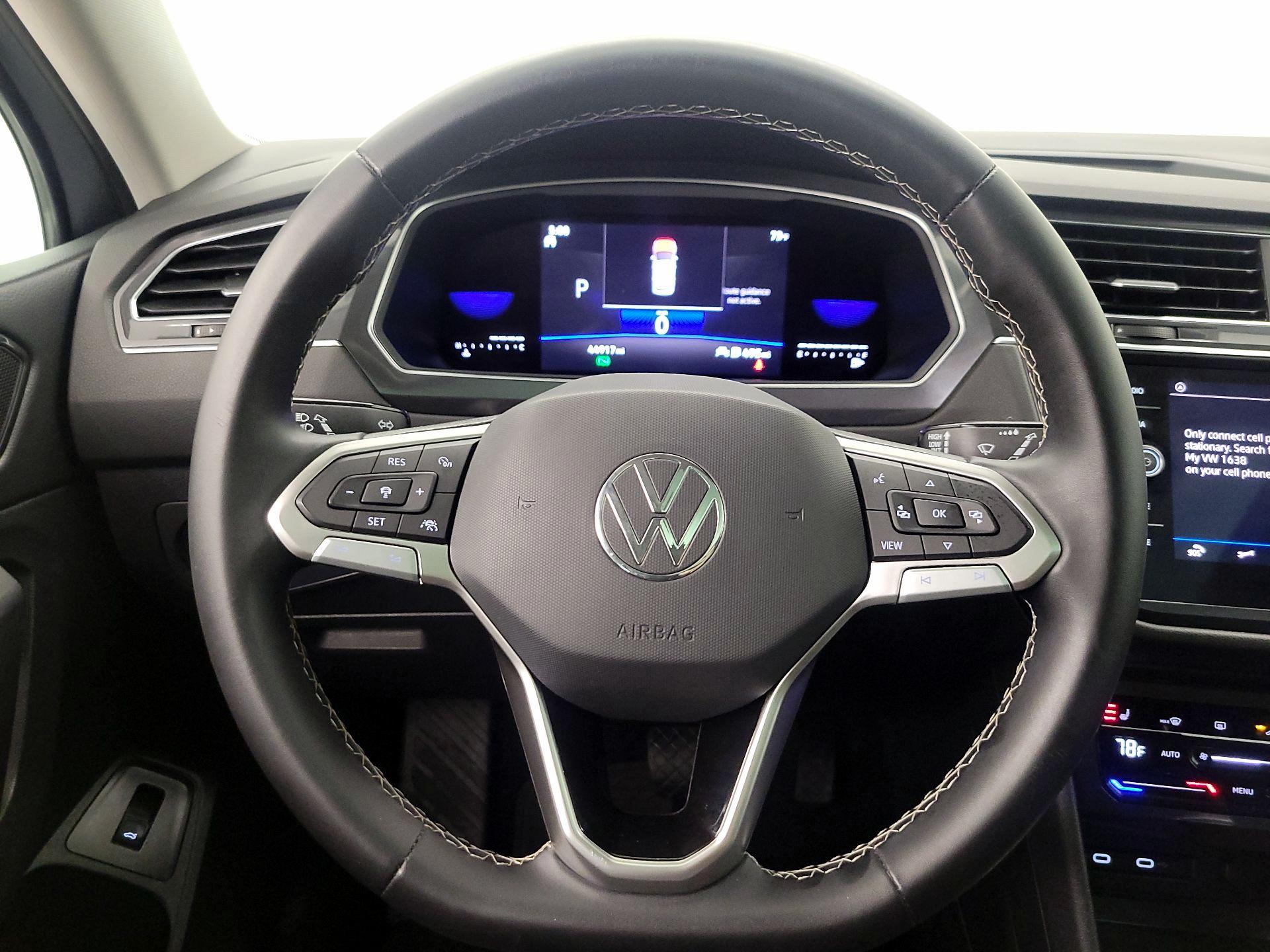 Thumbnail: 2022 Volkswagen Tiguan - 10
