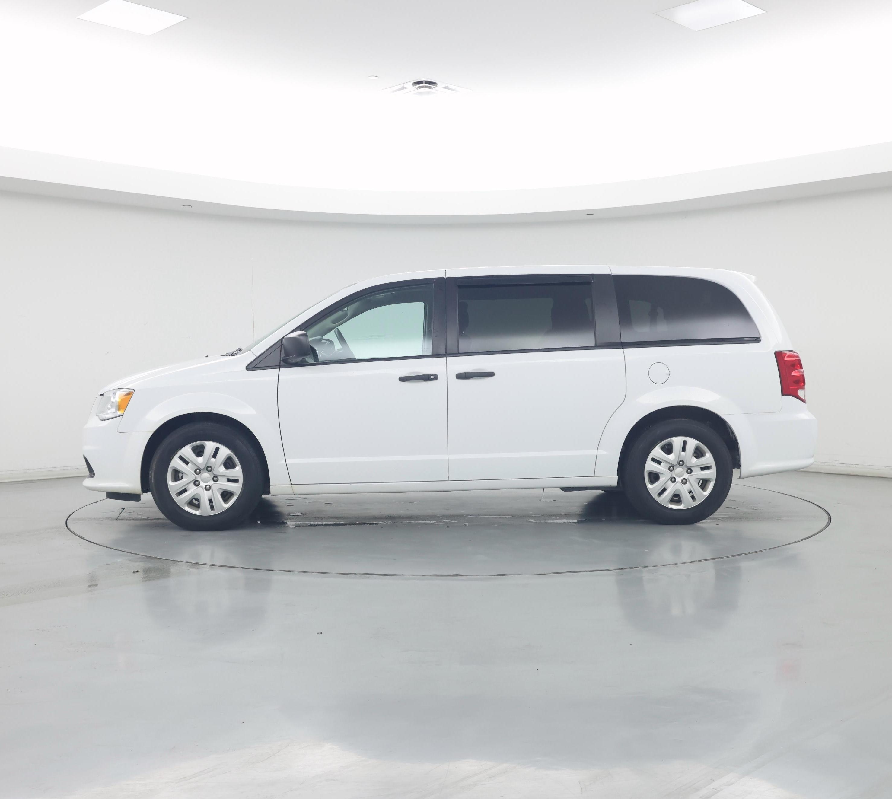 Thumbnail: 2019 Dodge Grand Caravan - 3