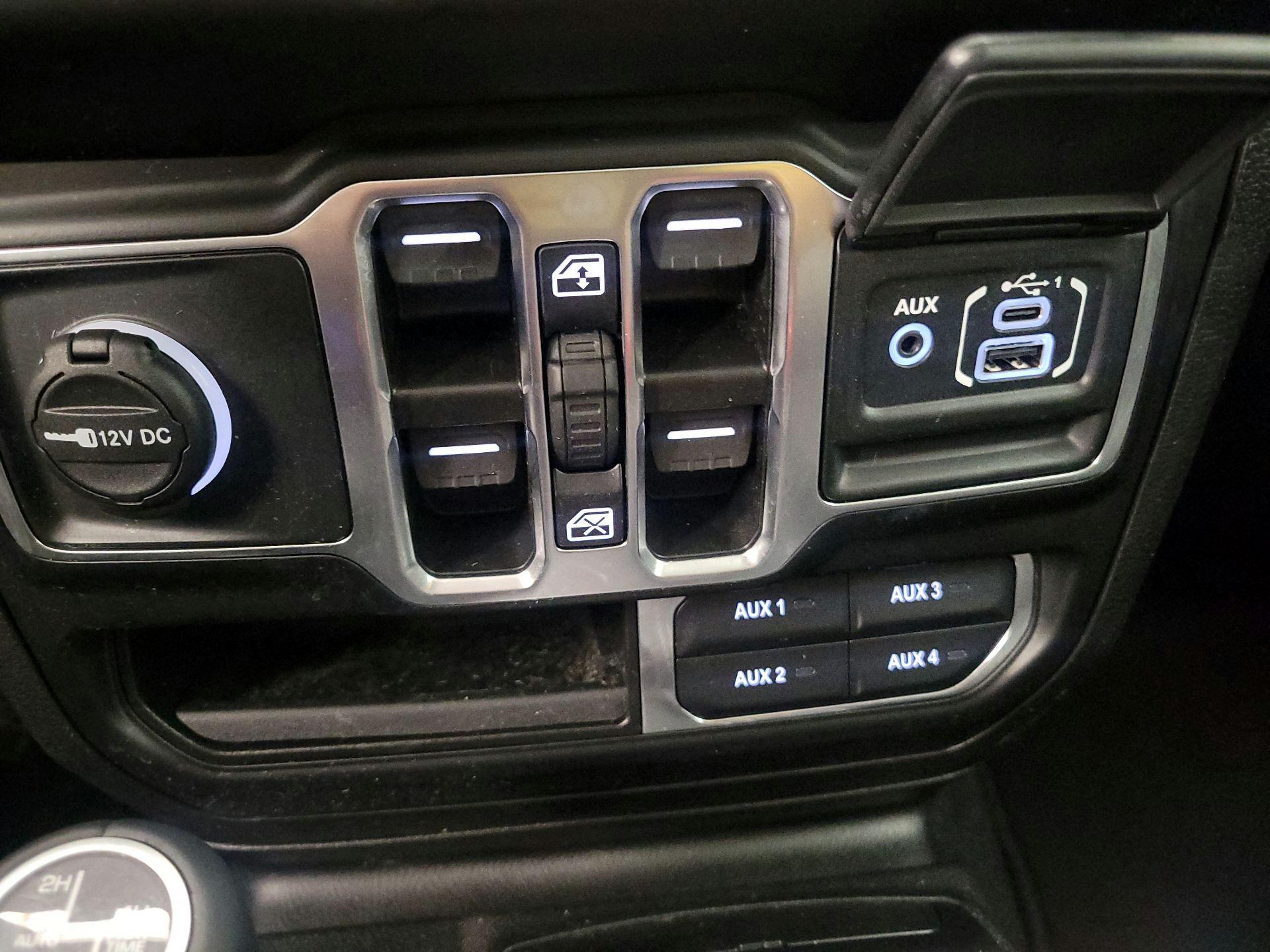 Thumbnail: 2023 Jeep Wrangler - 19