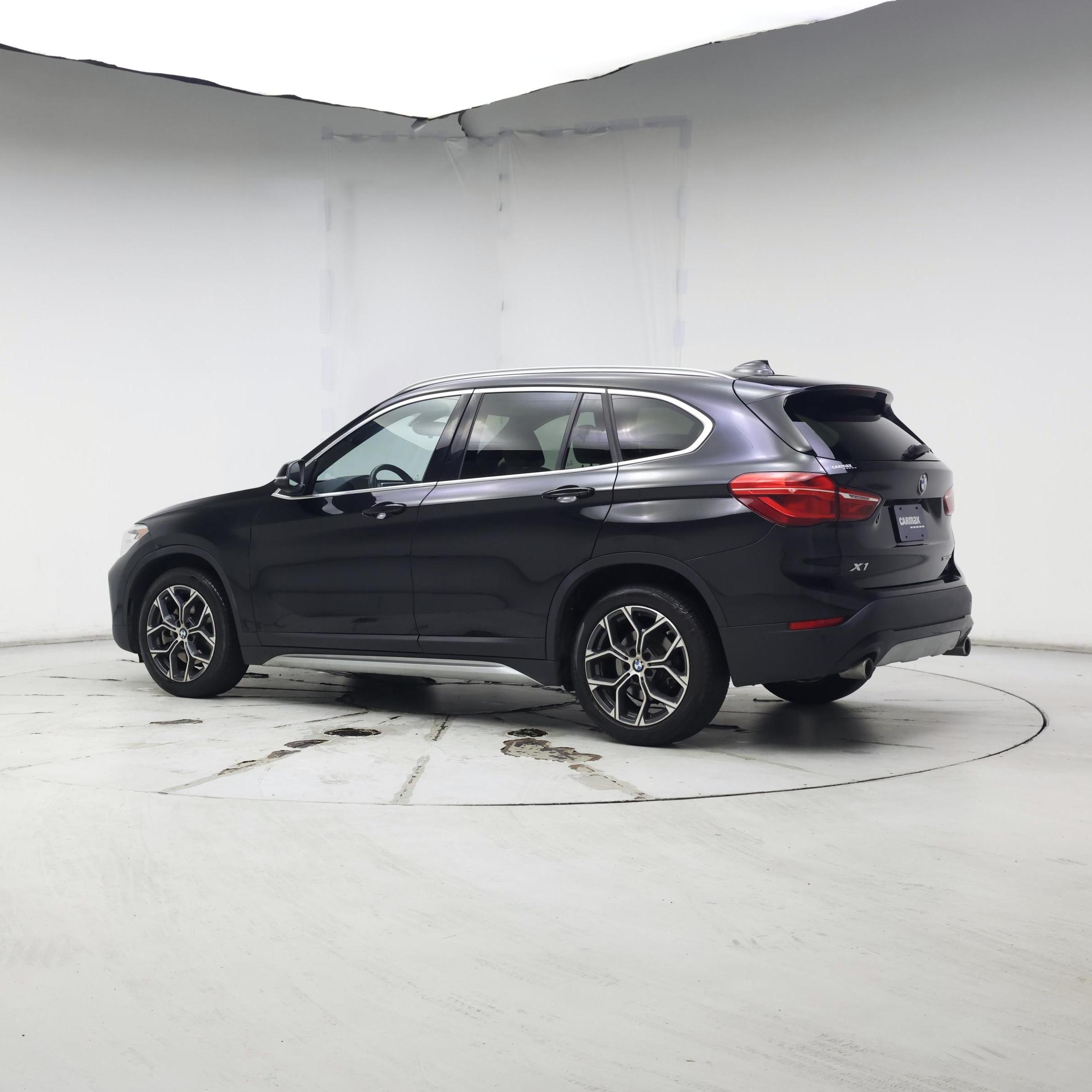 Thumbnail: 2021 BMW X1 - 2