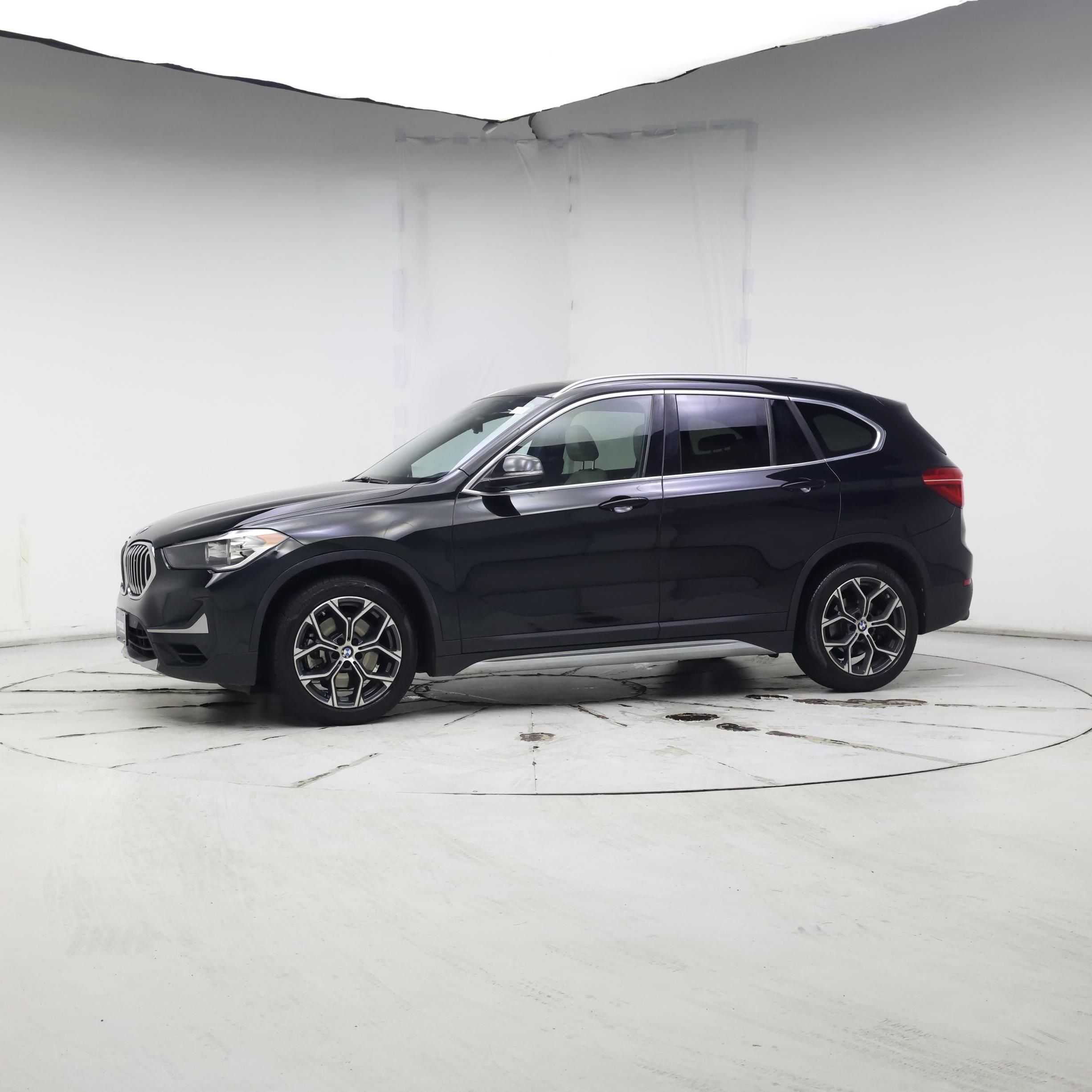 Thumbnail: 2021 BMW X1 - 3