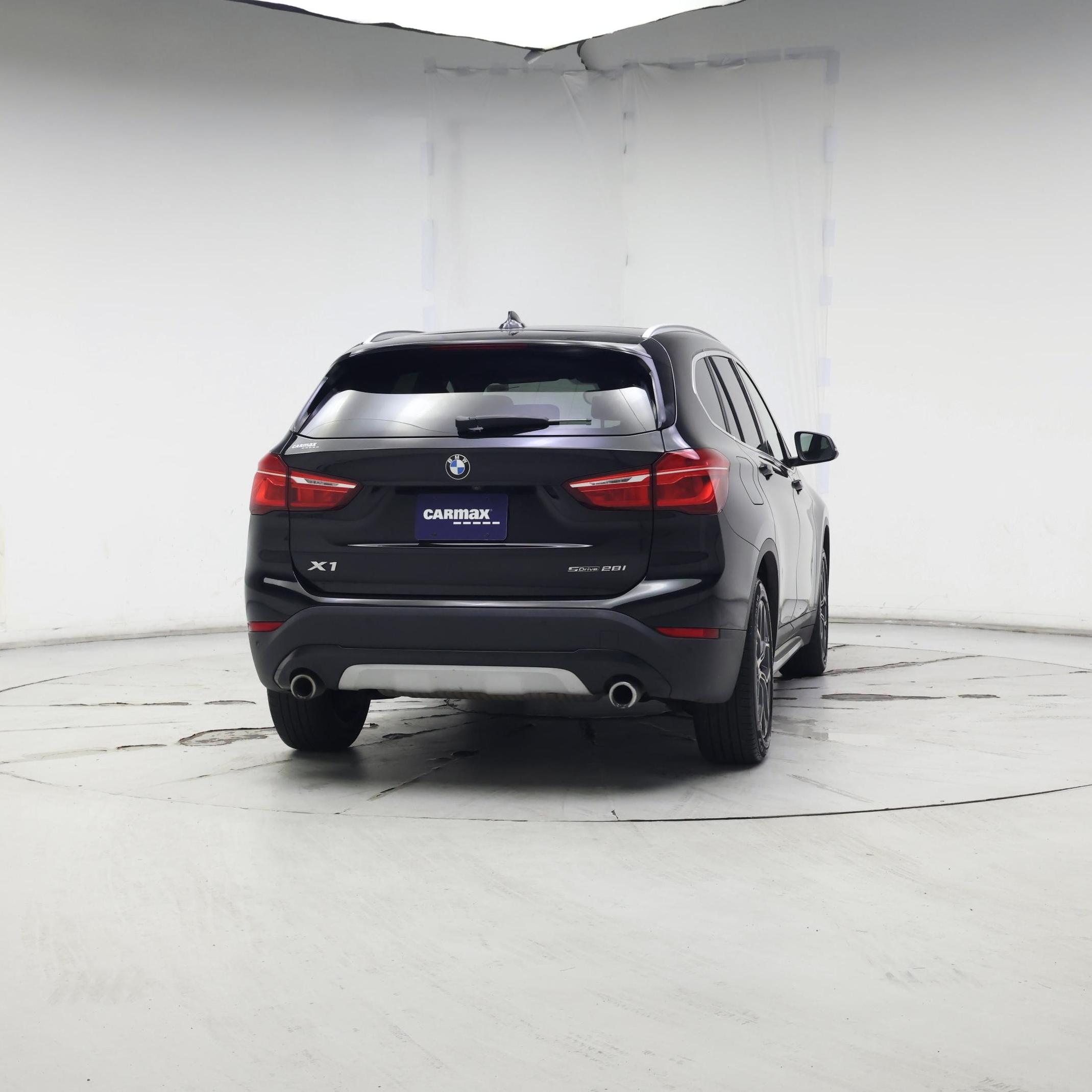 Thumbnail: 2021 BMW X1 - 8