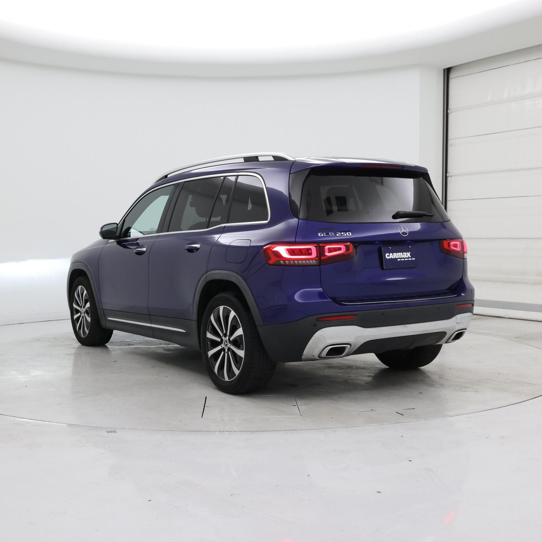 Thumbnail: 2021 Mercedes-Benz GLB - 2