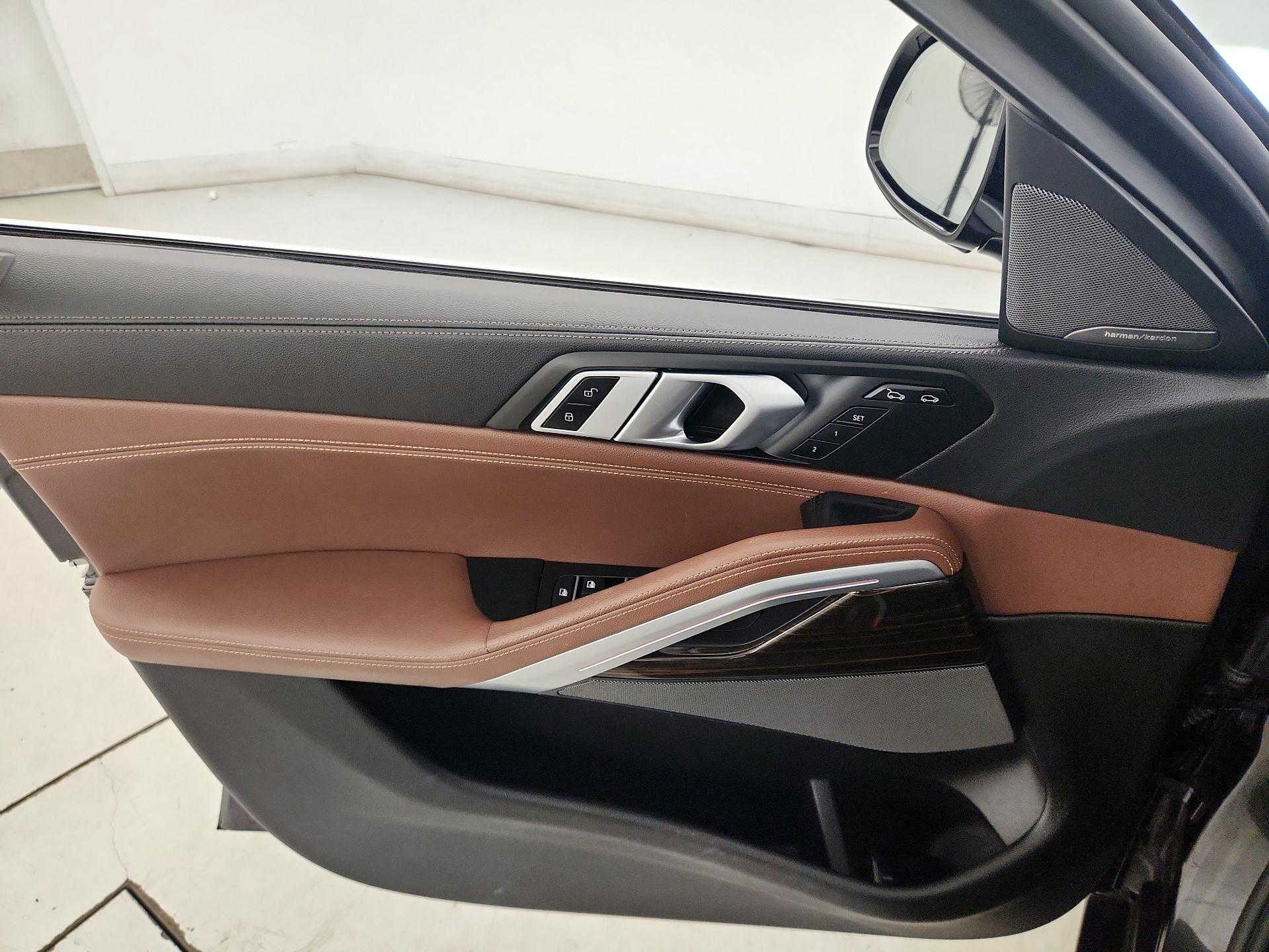 Thumbnail: 2021 BMW X6 - 12