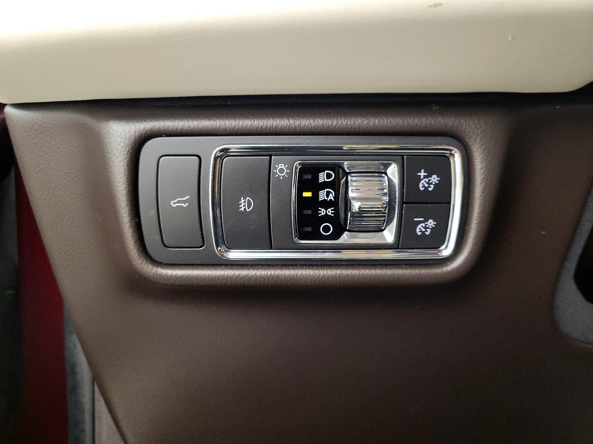 Thumbnail: 2022 Lincoln Aviator - 13