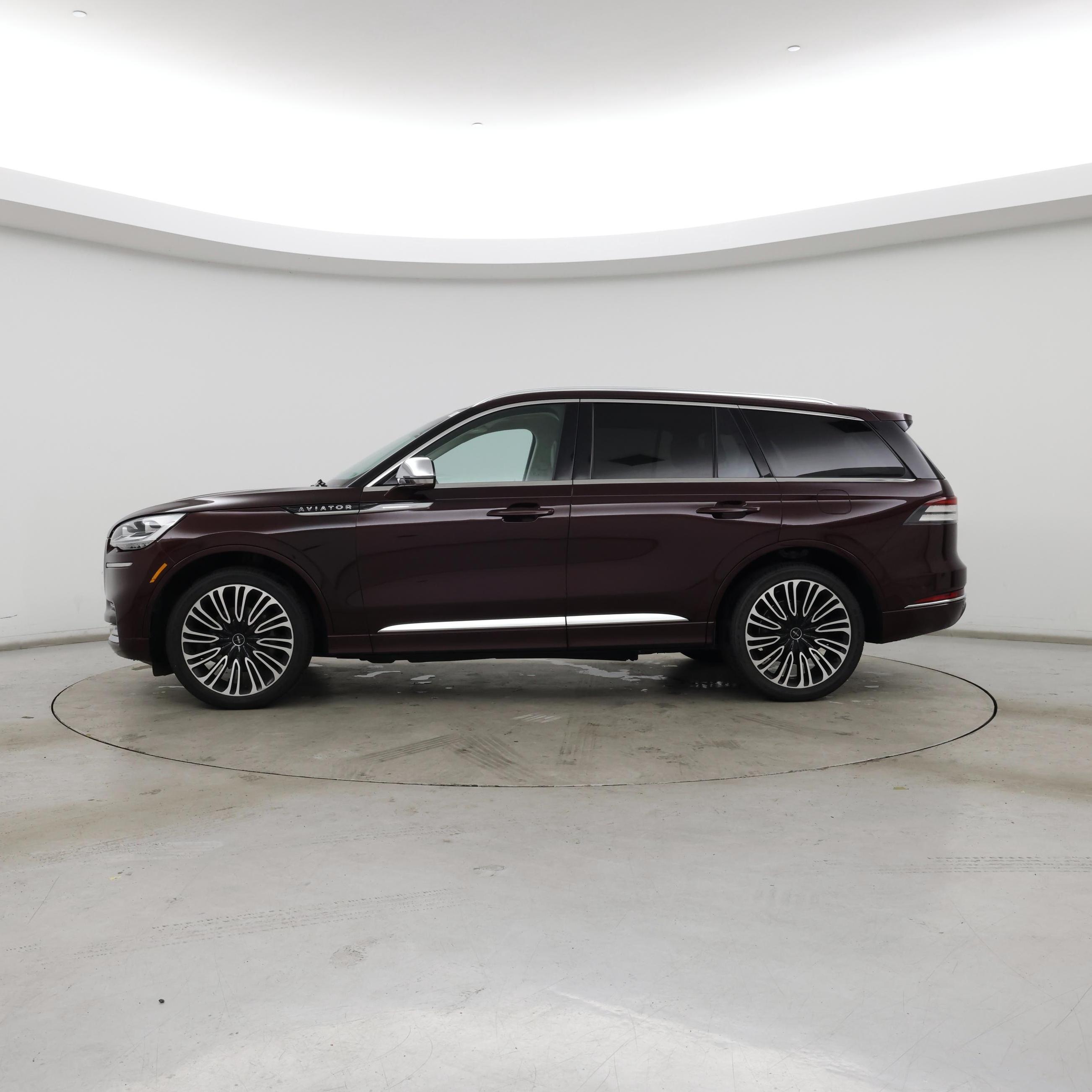 Thumbnail: 2022 Lincoln Aviator - 3