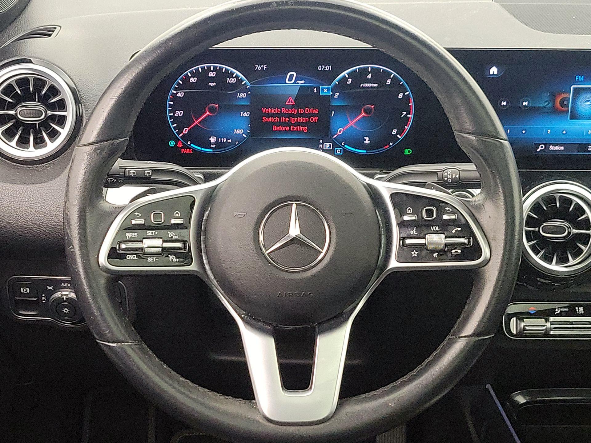 Thumbnail: 2022 Mercedes-Benz GLB - 10