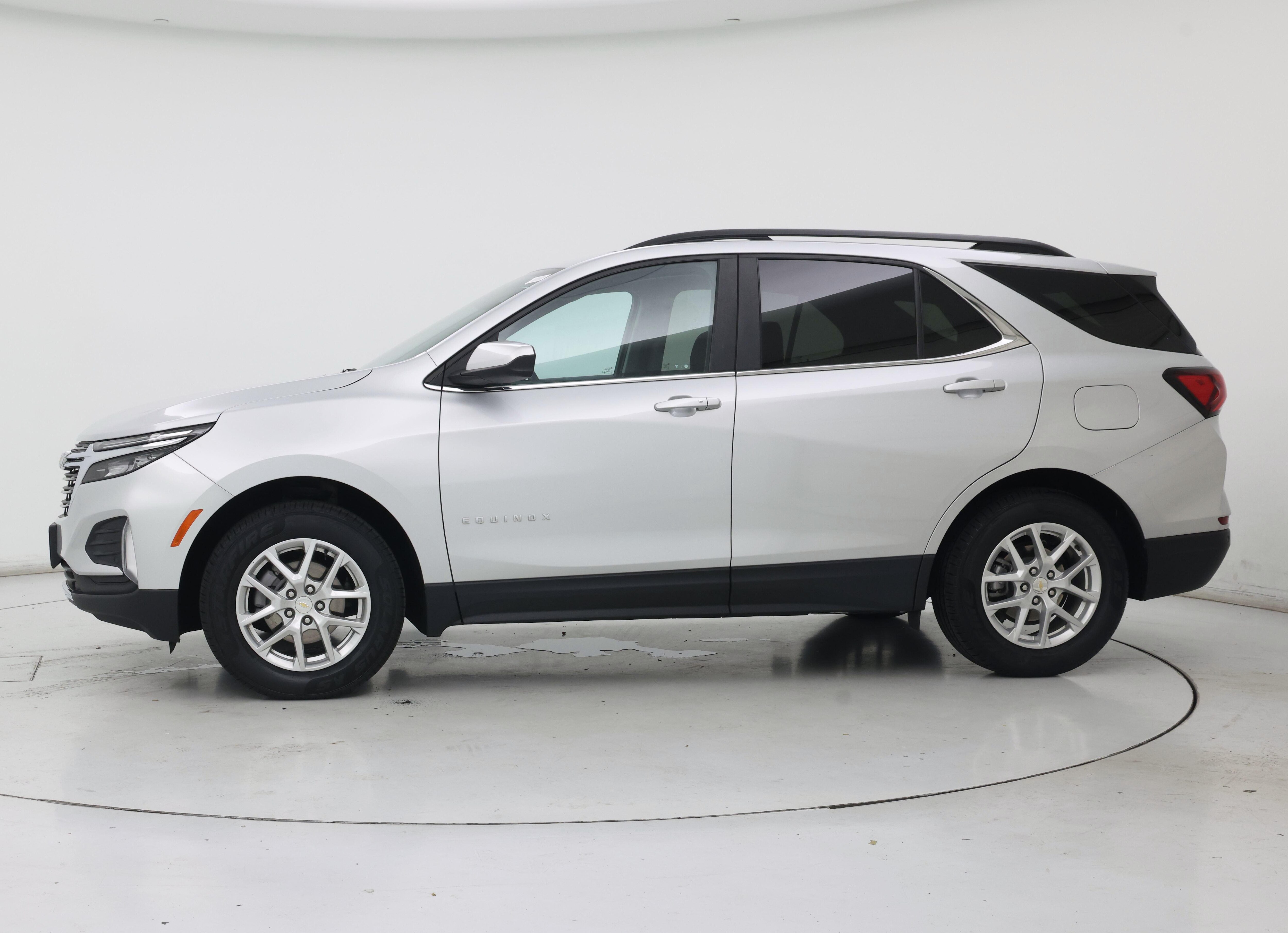 Thumbnail: 2022 Chevrolet Equinox - 3