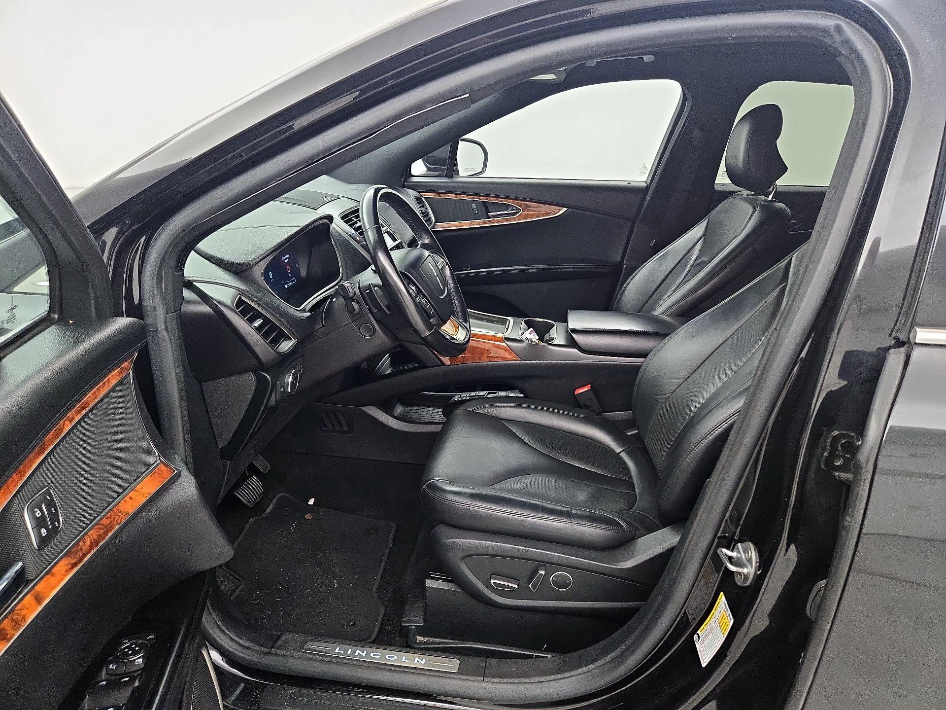 Thumbnail: 2019 Lincoln Nautilus - 11