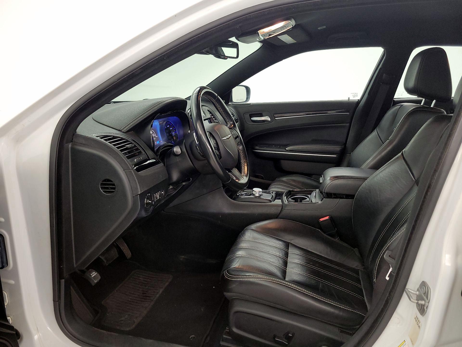 Thumbnail: 2019 Chrysler 300 - 11