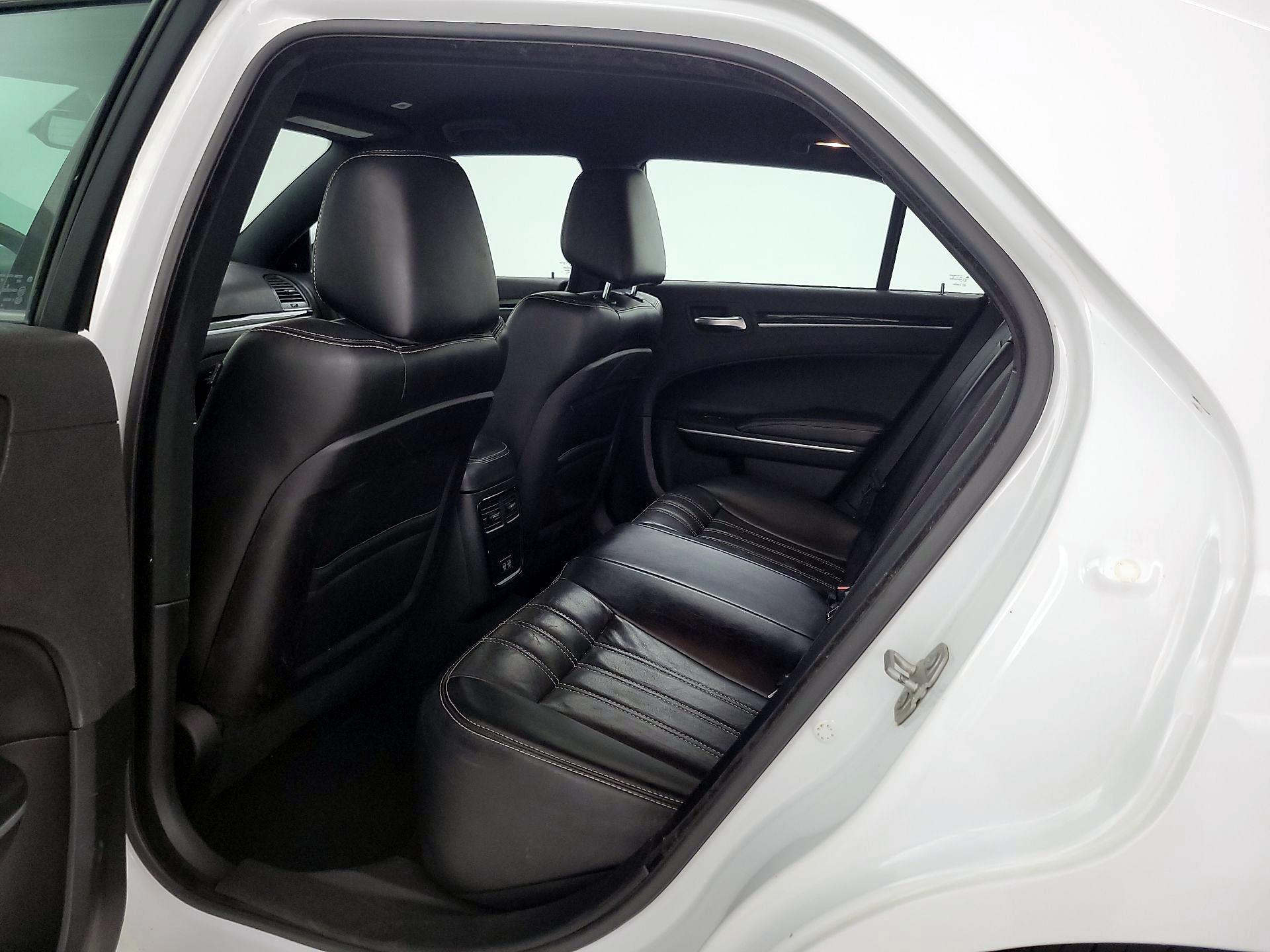 Thumbnail: 2019 Chrysler 300 - 19