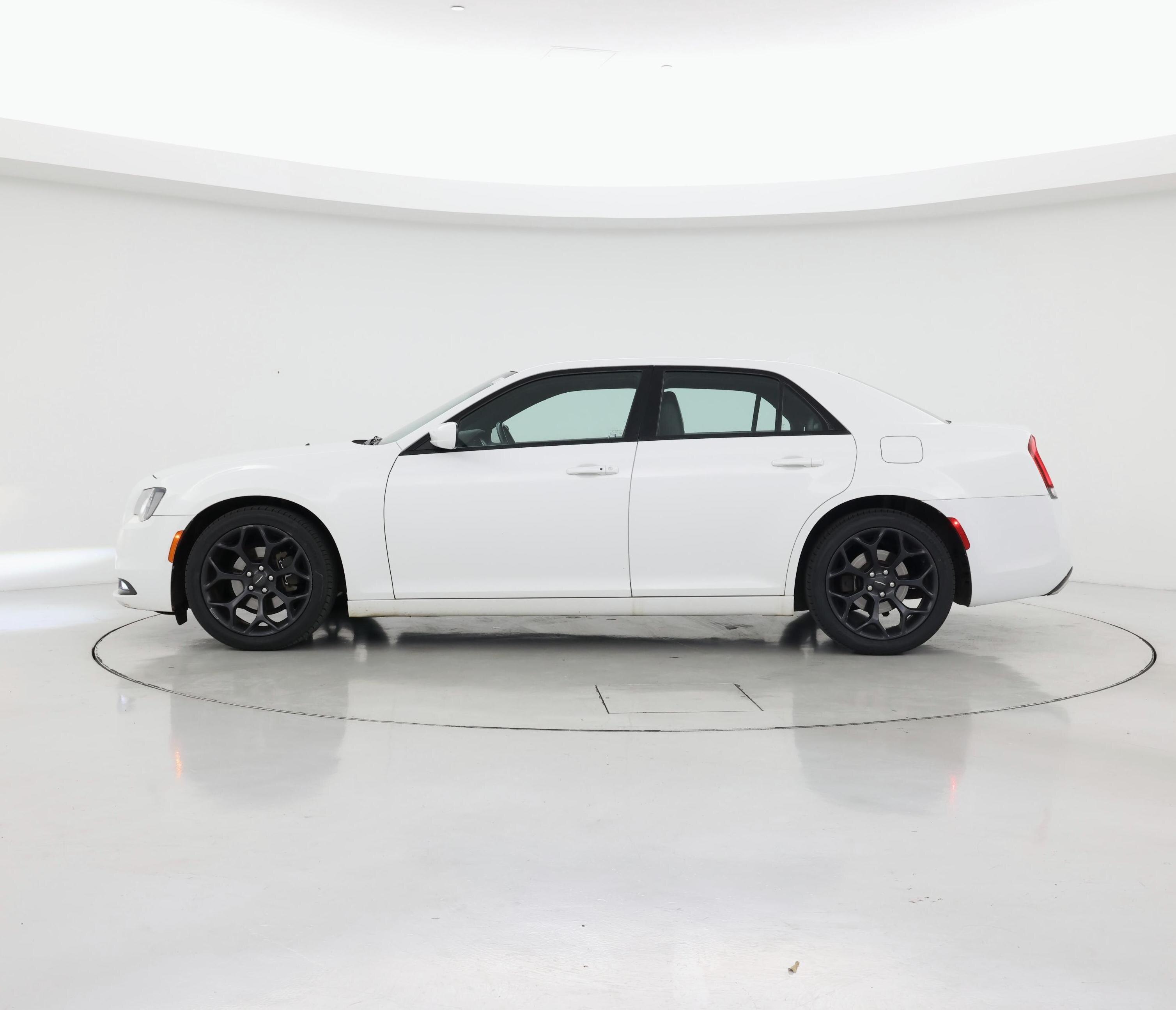 Thumbnail: 2019 Chrysler 300 - 3