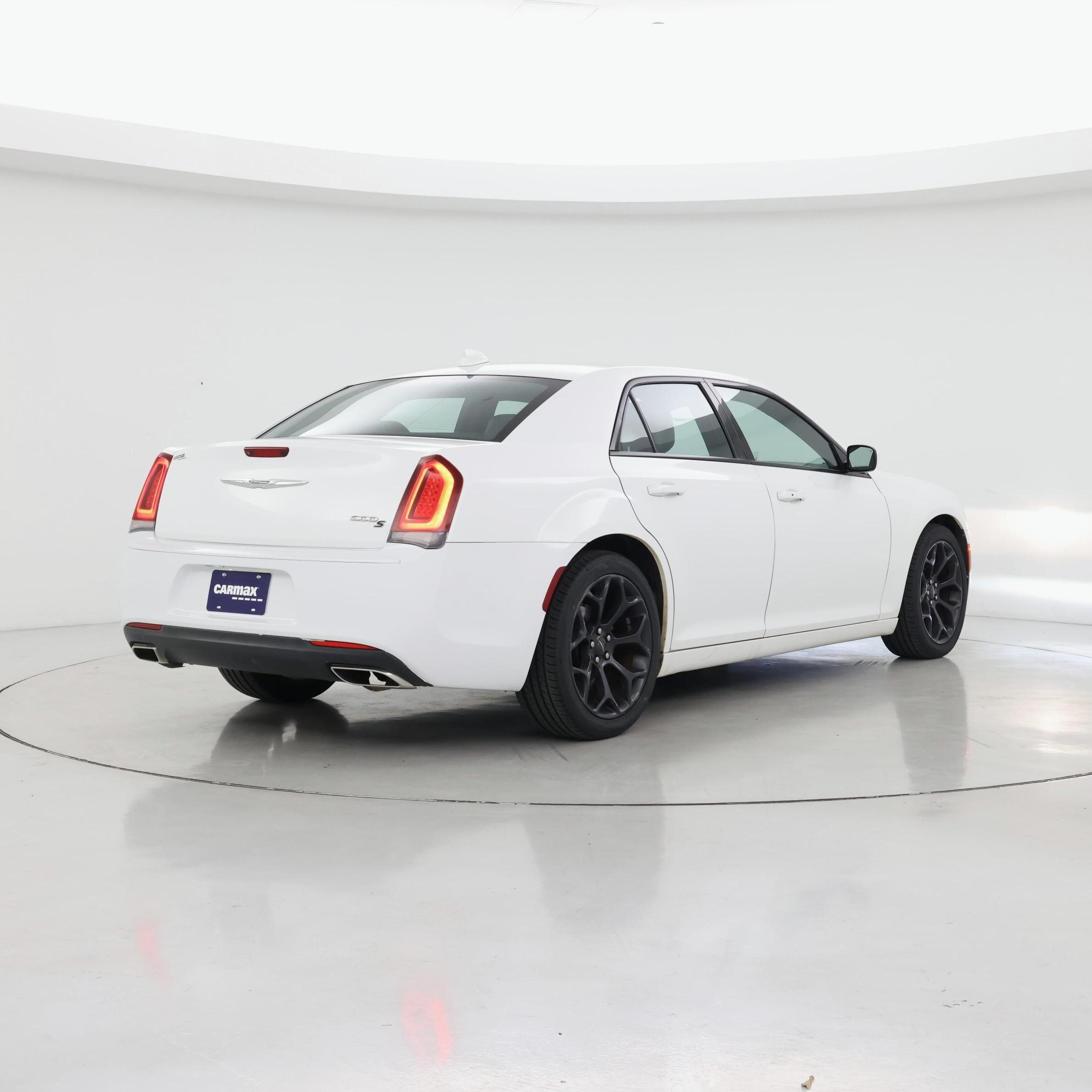 Thumbnail: 2019 Chrysler 300 - 8