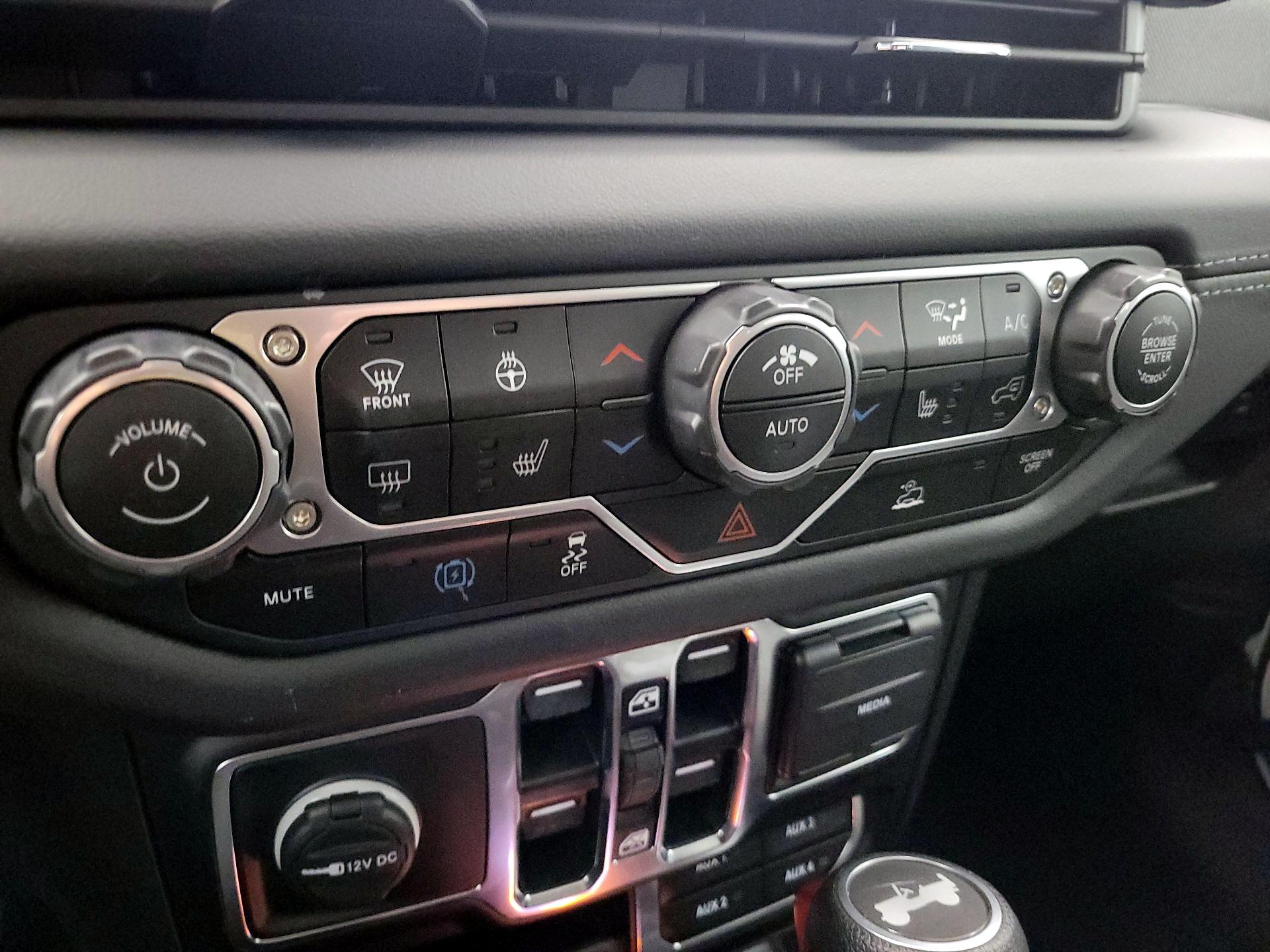 Thumbnail: 2024 Jeep Wrangler - 16