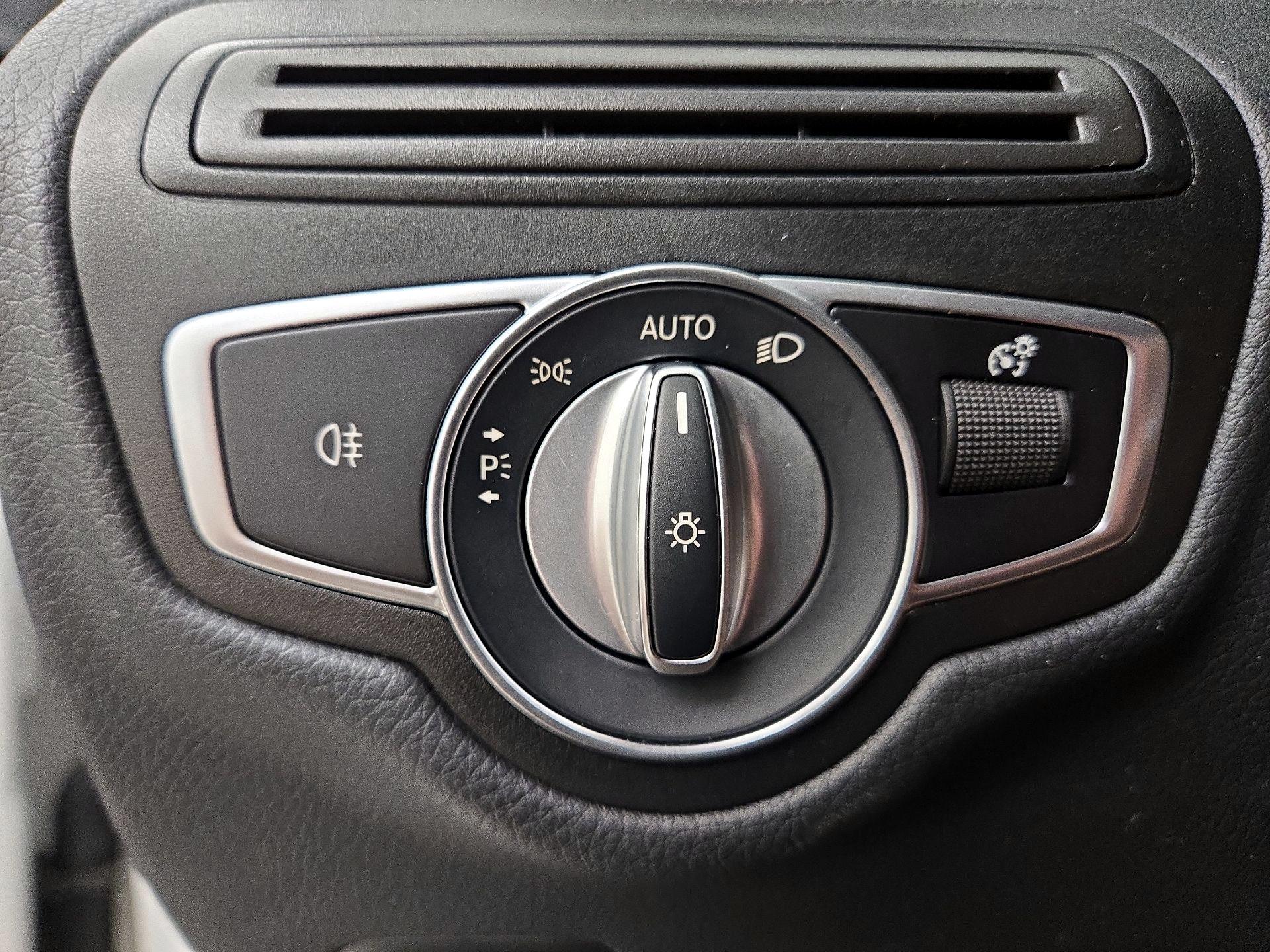 Thumbnail: 2022 Mercedes-Benz GLC - 13