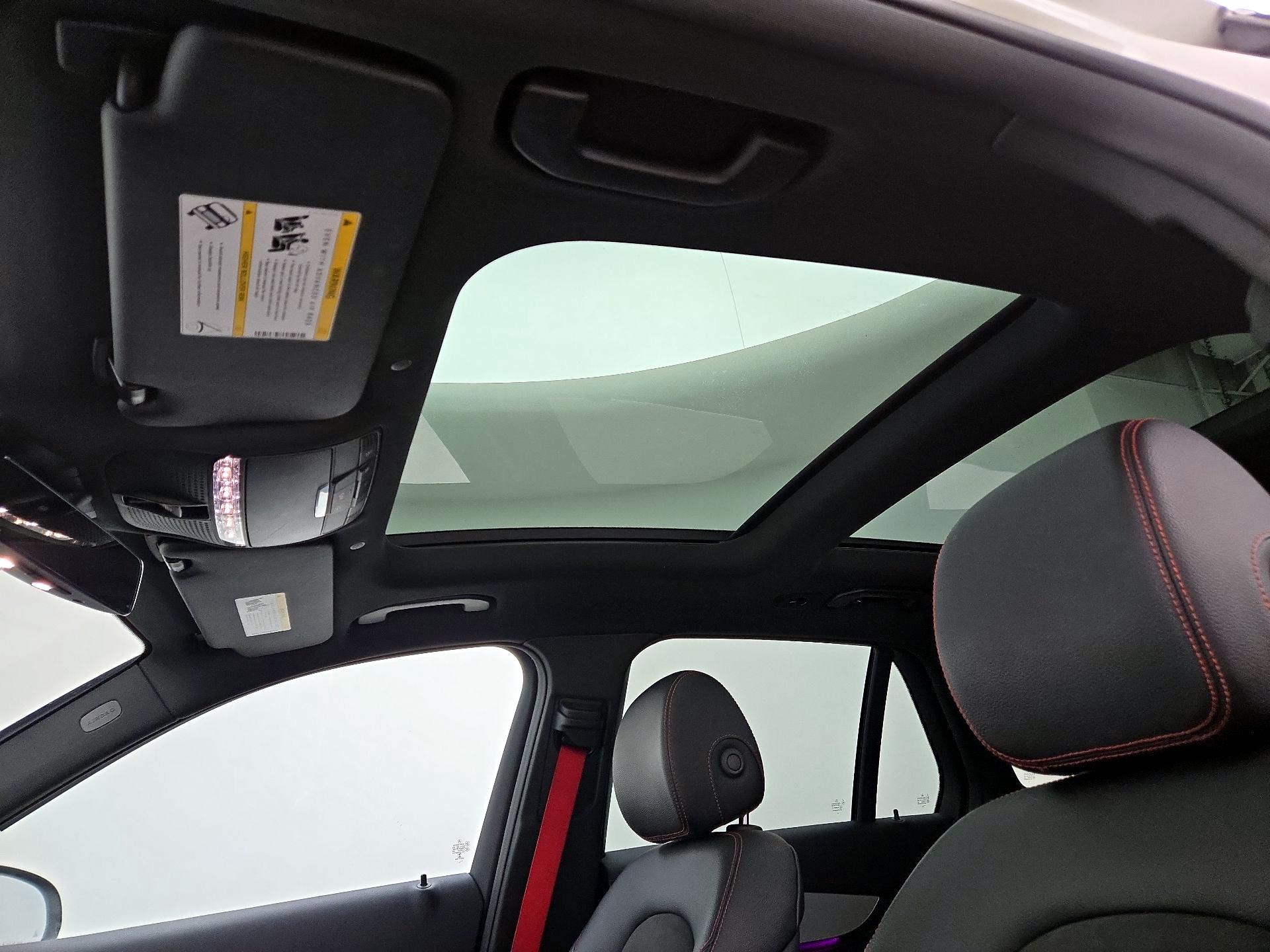 Thumbnail: 2022 Mercedes-Benz GLC - 19