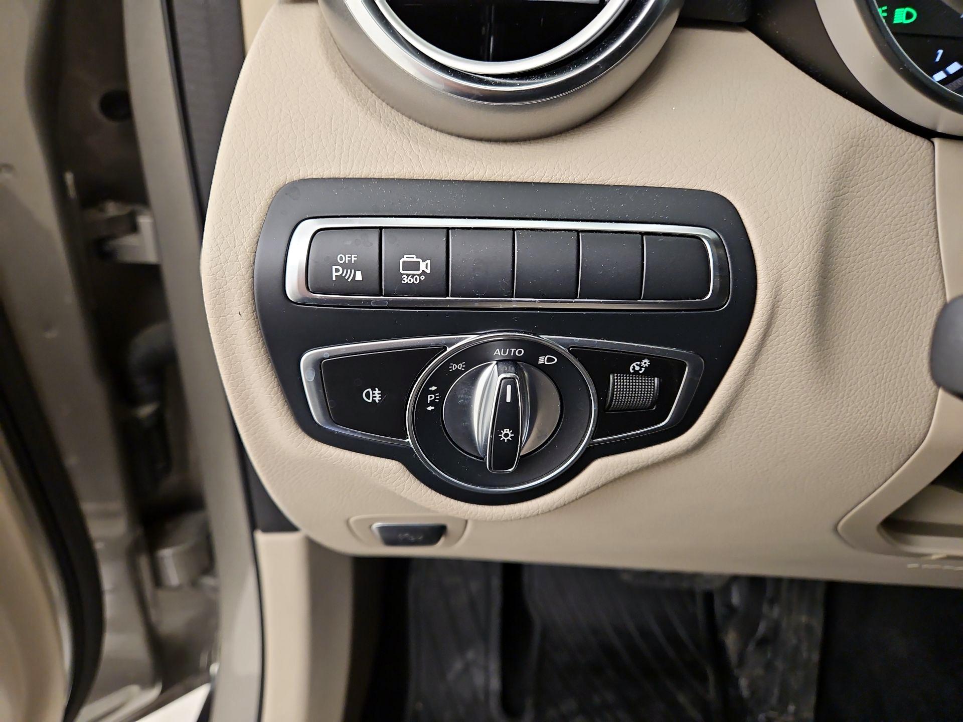 Thumbnail: 2019 Mercedes-Benz GLC - 13