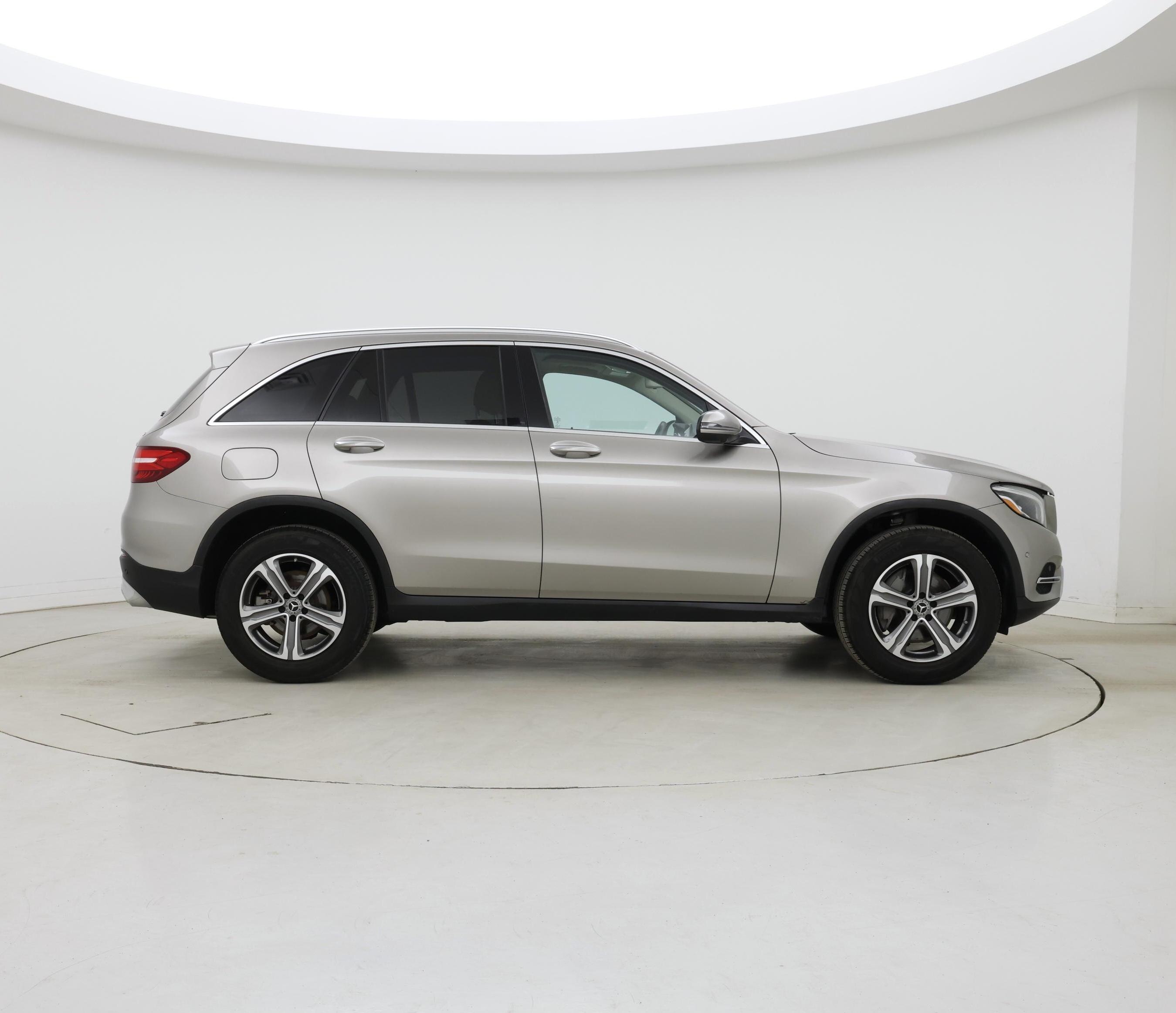 Thumbnail: 2019 Mercedes-Benz GLC - 7